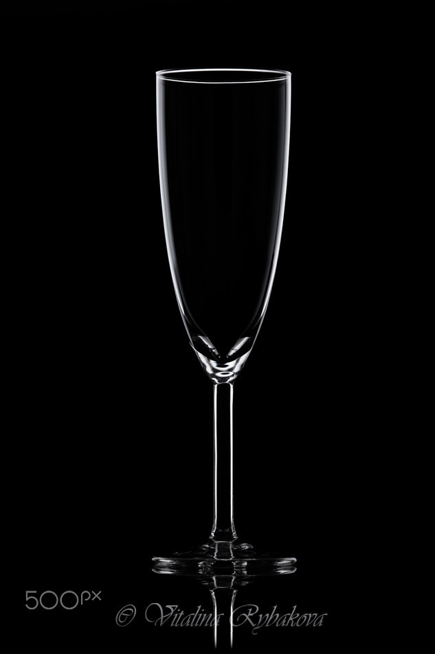 Canon EF 70-200mm F2.8L IS II USM sample photo. Empty wineglass with reflection. photography