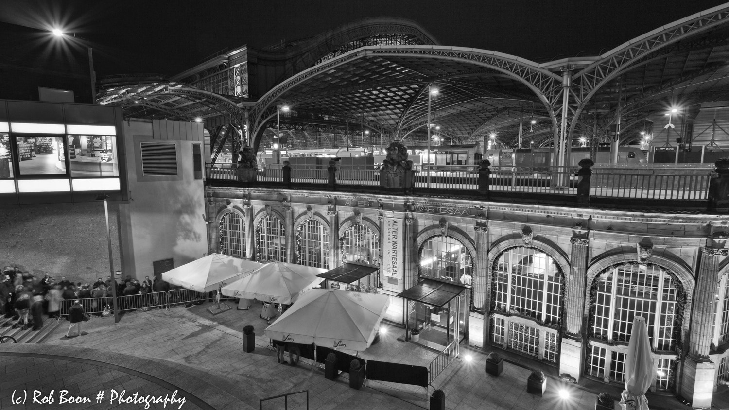 Canon EF 17-40mm F4L USM sample photo. Cologne @ night 8 photography