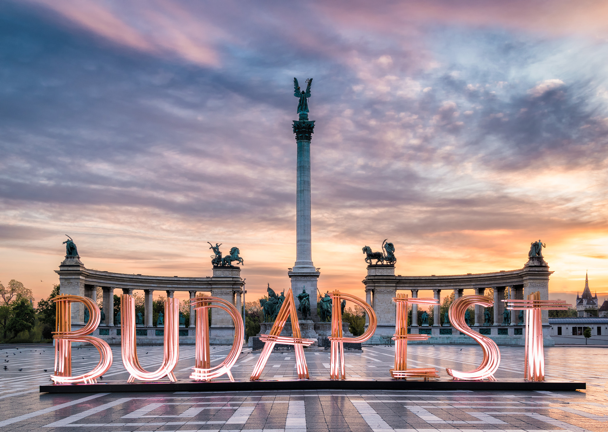 Nikon D5600 sample photo. Sunrise in the city photography