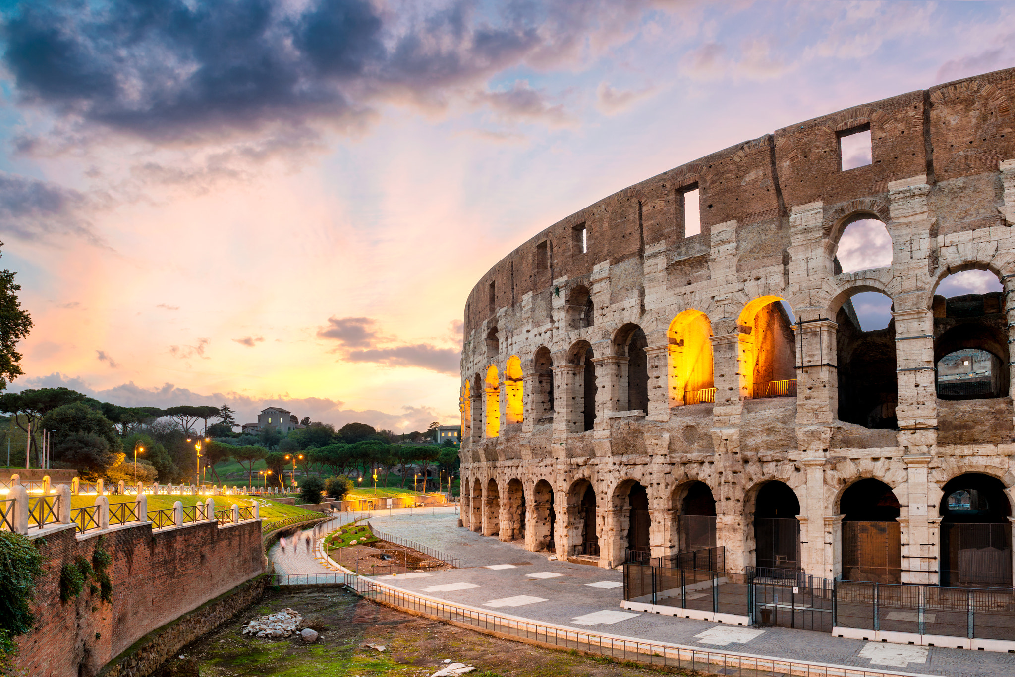 Nikon AF-S Nikkor 24-70mm F2.8G ED sample photo. Colosseum, rome photography