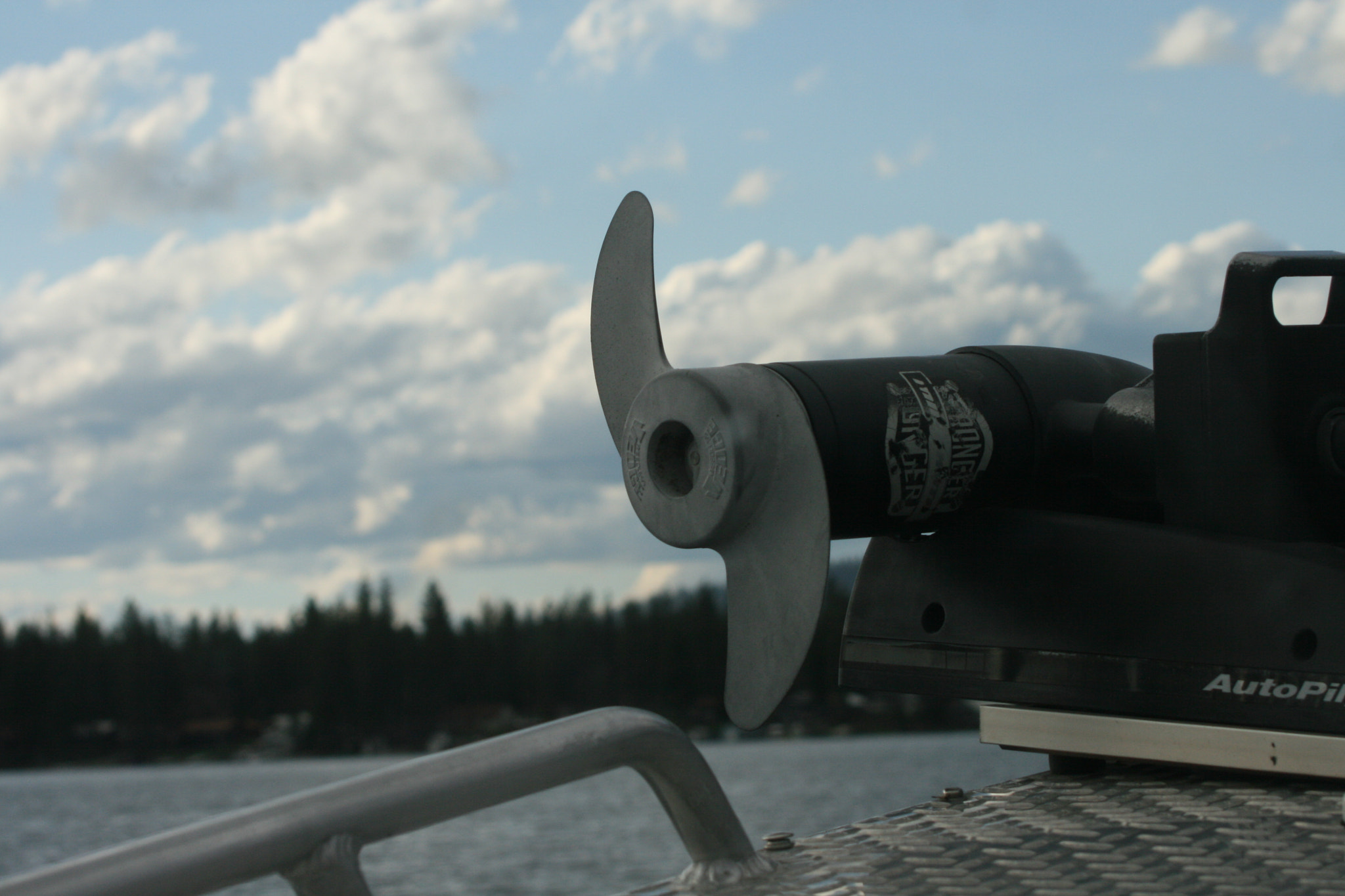 Canon EF 80-200mm F4.5-5.6 II sample photo. Out on the water ( 2-14 ) photography