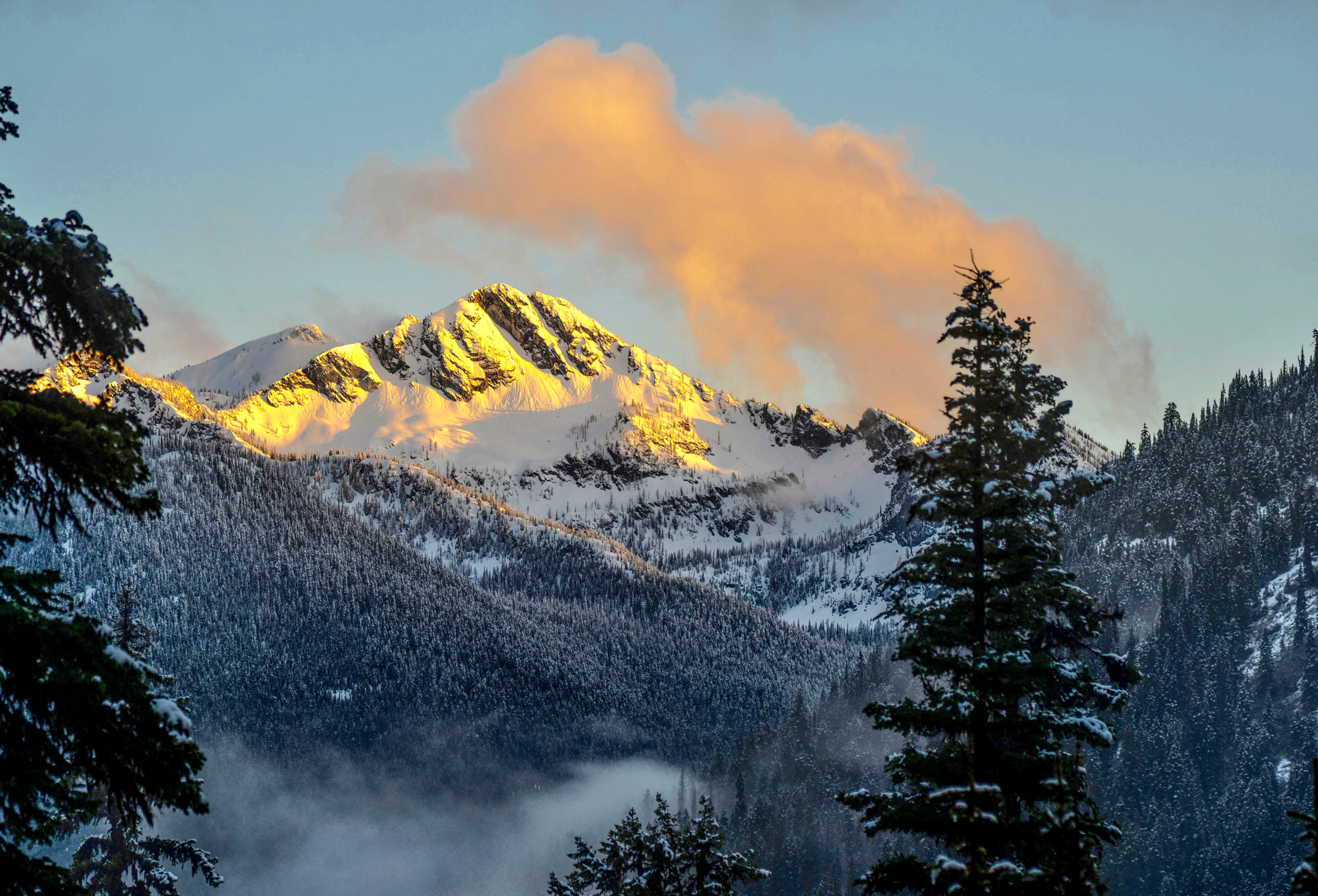 Nikon AF-S Nikkor 24-120mm F4G ED VR sample photo. Pyramid peak, north cascades national park photography