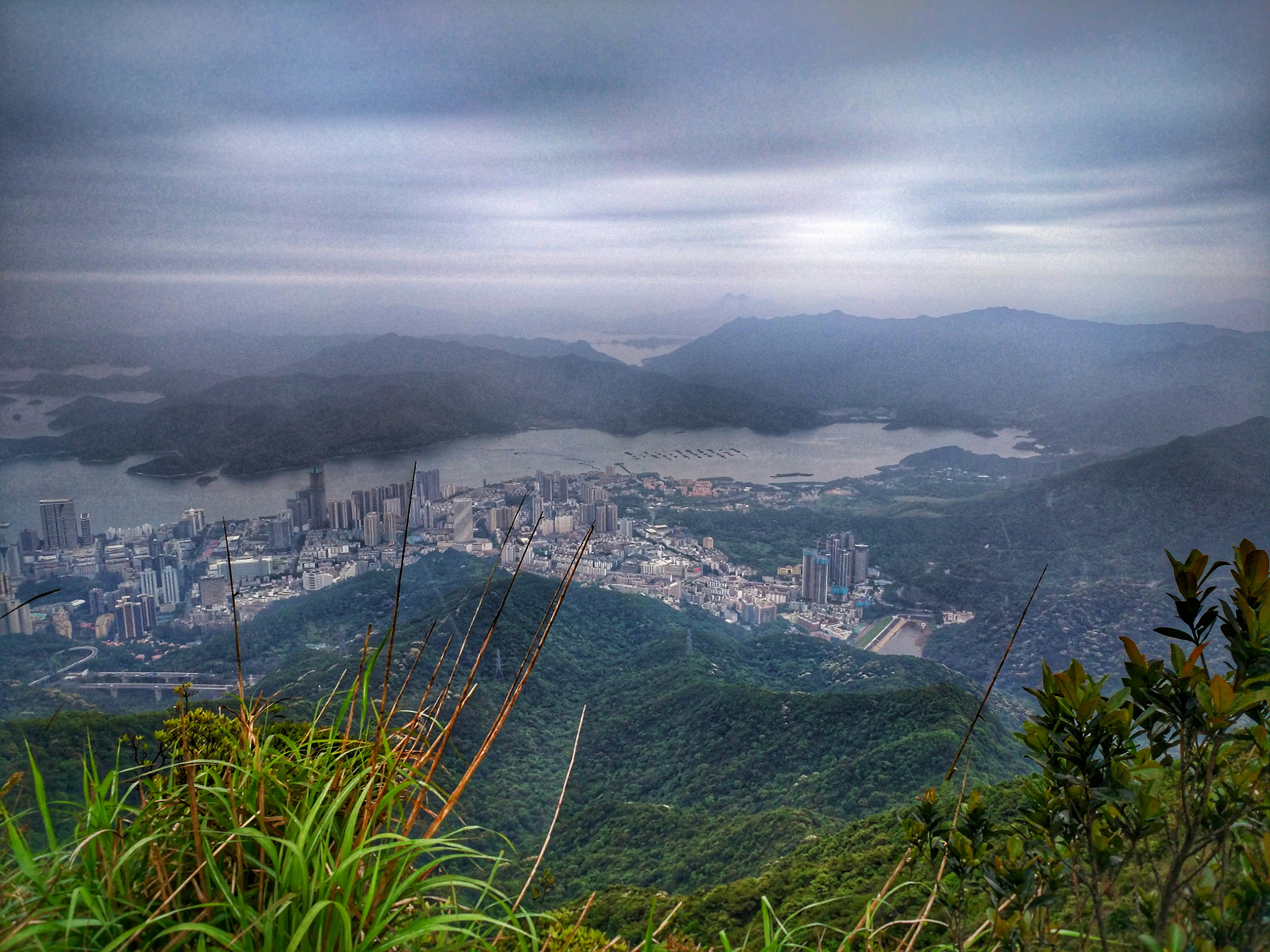 Xiaomi MI 5s Plus sample photo. Foggy days photography