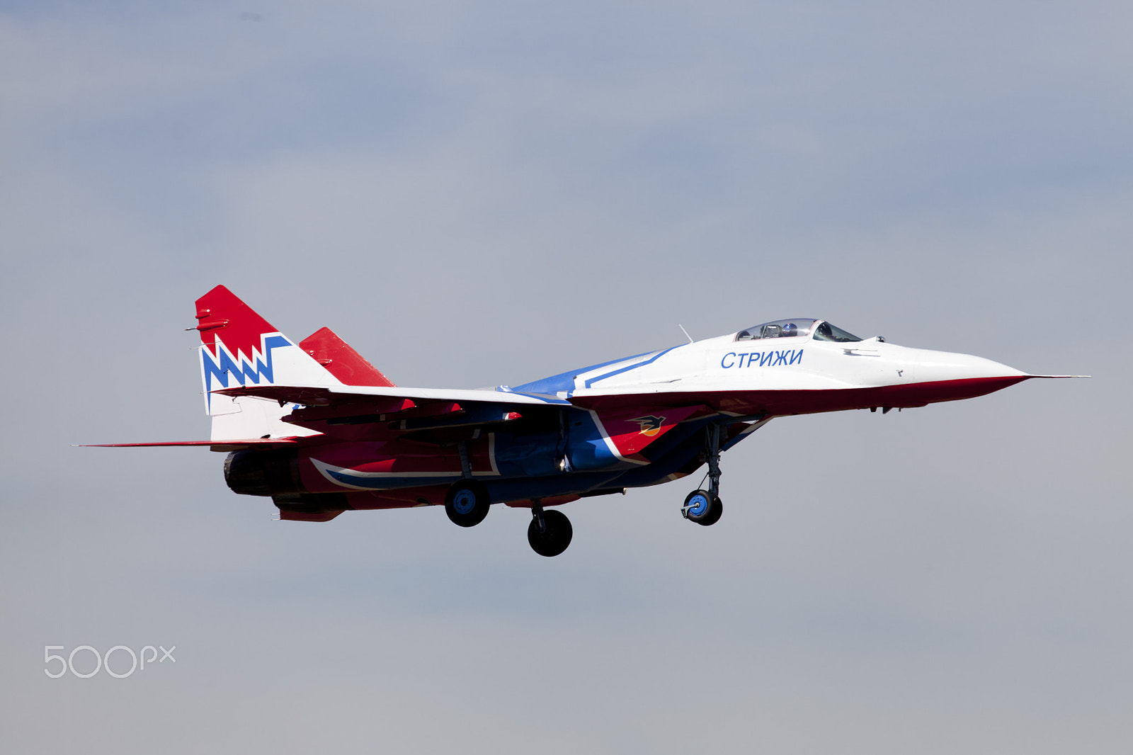 Canon EOS 5D Mark II + Canon EF 100-400mm F4.5-5.6L IS USM sample photo. Aircraft mig-29, swifts photography