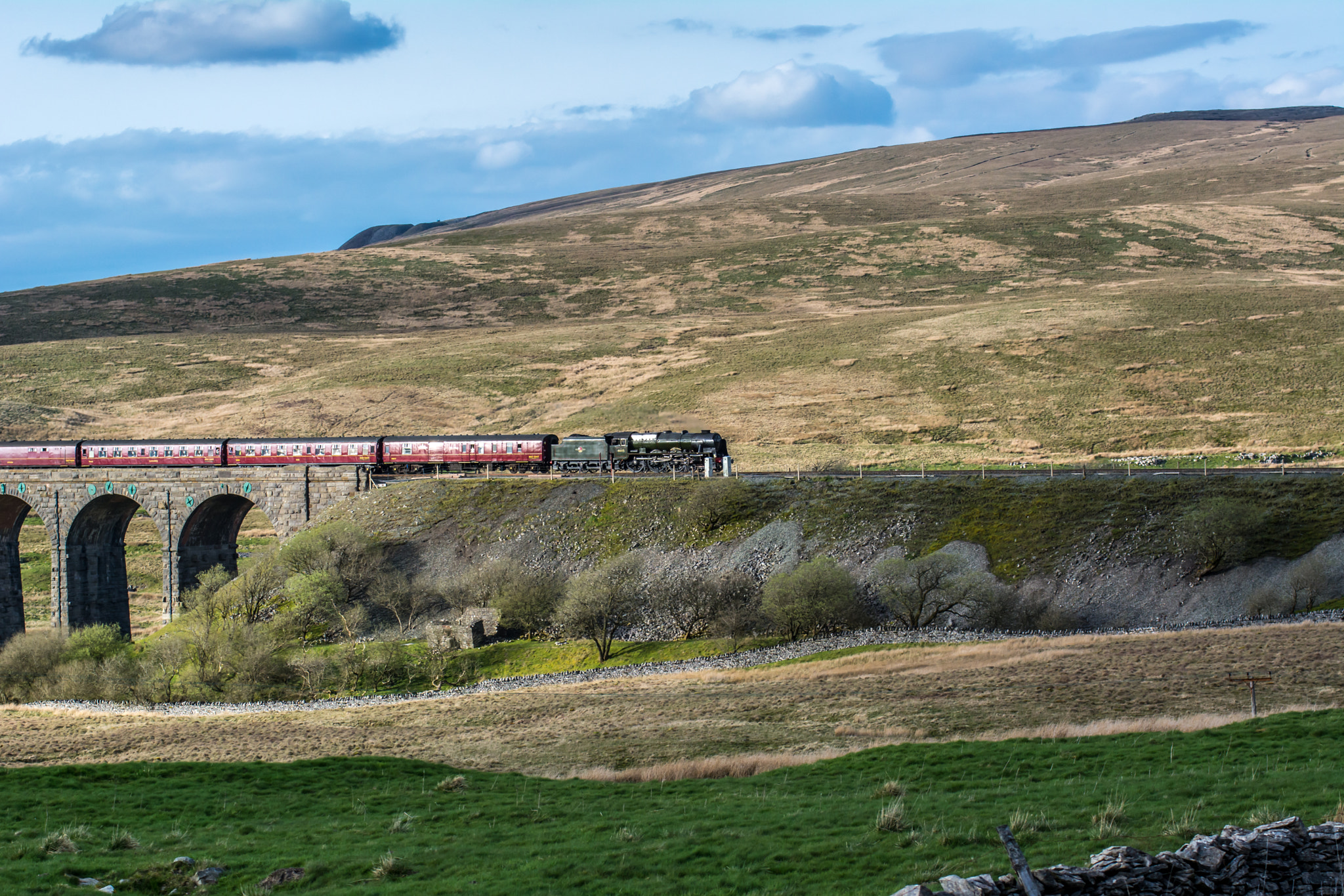 Nikon D7100 + Sigma 70-200mm F2.8 EX DG OS HSM sample photo. Ribble head photography