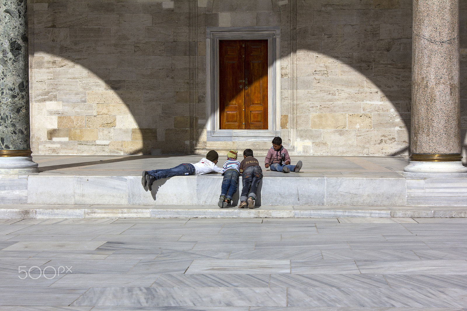 Canon EOS 60D sample photo. Syrian refugee children in fatih mosque photography
