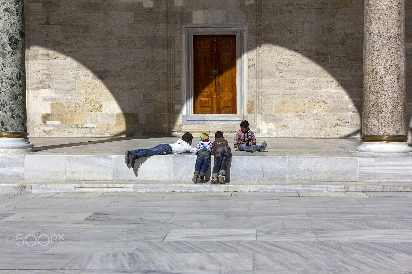 Canon EF 16-35mm F2.8L II USM sample photo. Syrian refugee children in fatih mosque photography