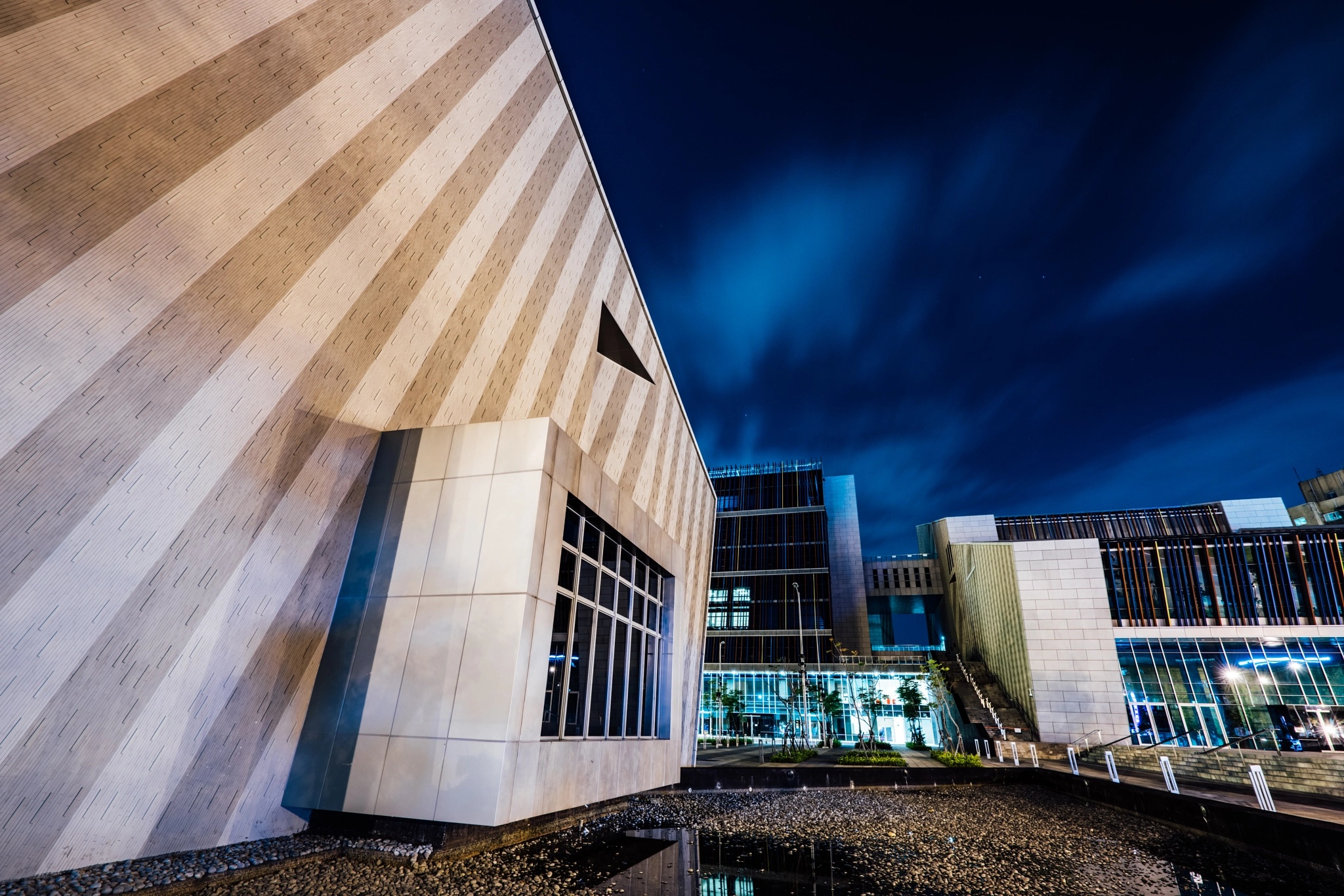 Sony a7R II + Sony Vario-Tessar T* FE 16-35mm F4 ZA OSS sample photo. The xiqu center of taiwan photography