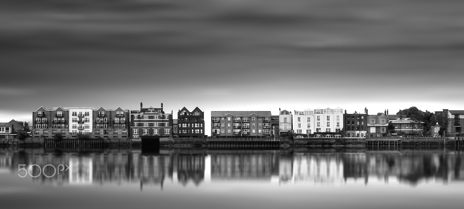 Canon EF 24-70mm F2.8L II USM sample photo. Canary wharf's little houses (version iii) photography