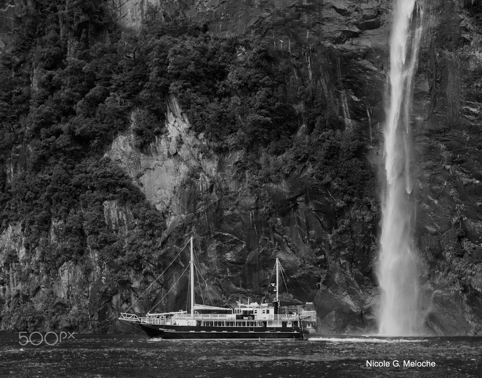Nikon AF-S Nikkor 24-120mm F4G ED VR sample photo. Milford sound, nz photography