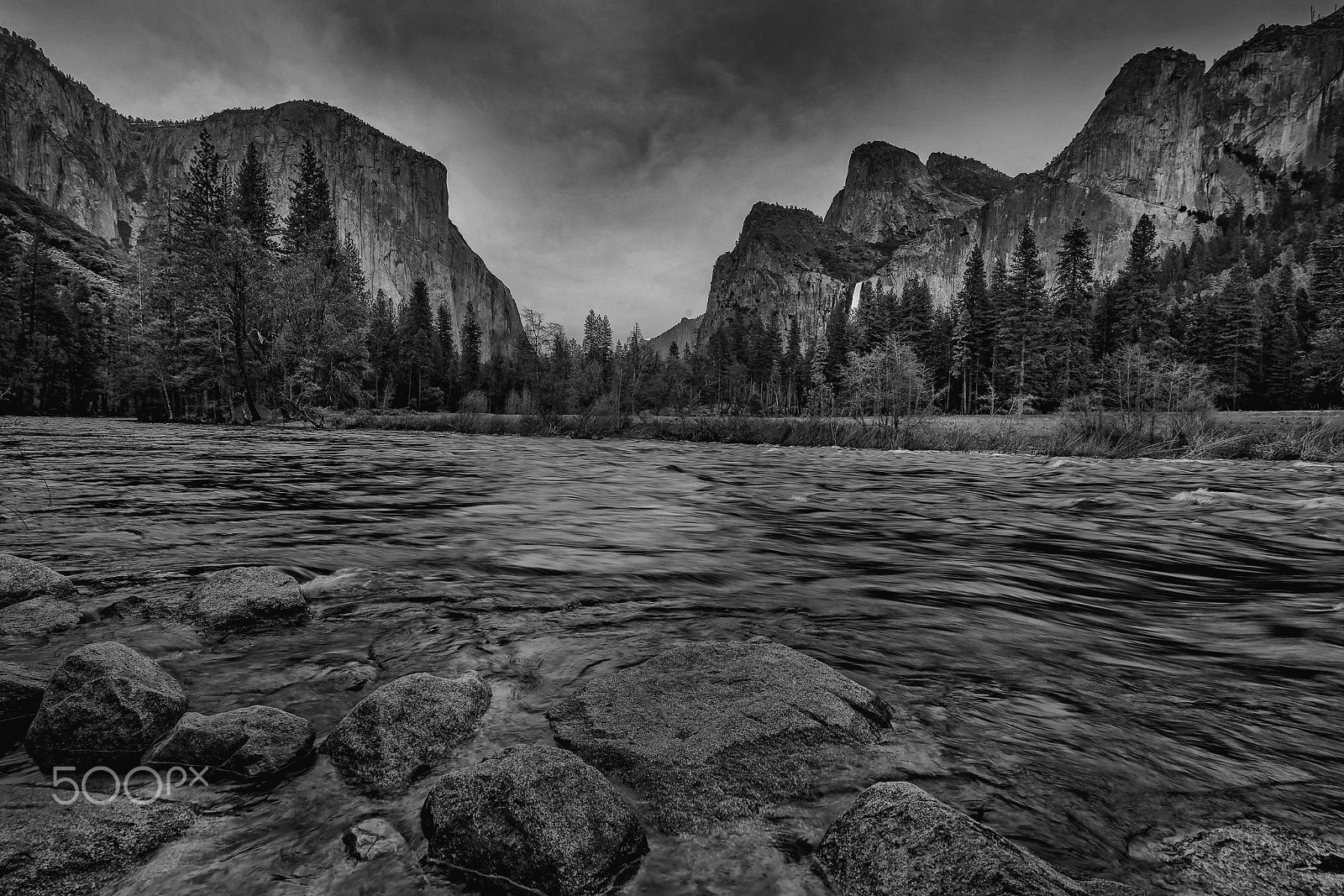 Sony a7R II + Sony Vario-Tessar T* FE 16-35mm F4 ZA OSS sample photo. Valley view photography