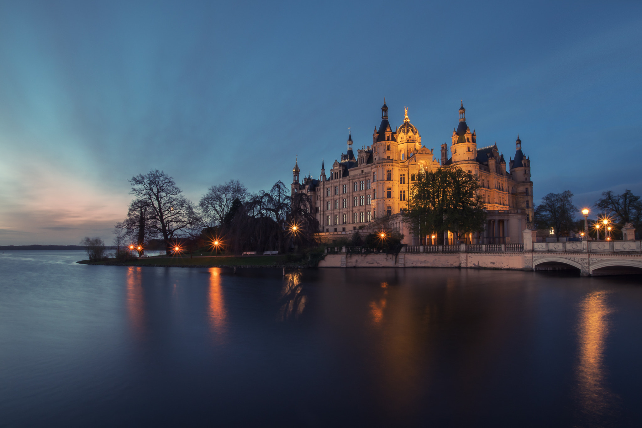 Canon EOS M5 + Canon EF-M 11-22mm F4-5.6 IS STM sample photo. Früh morgens in schwerin photography