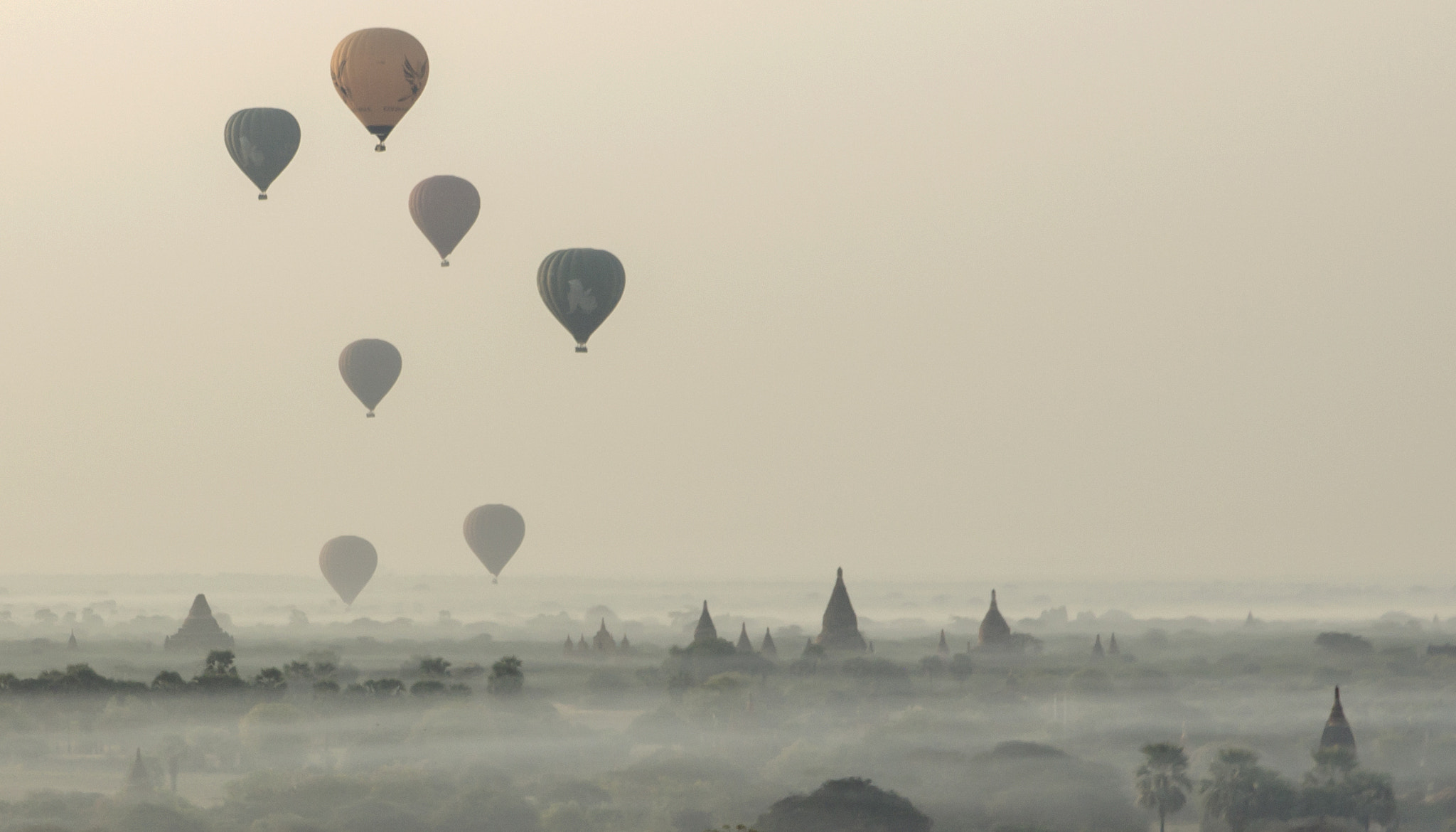 Canon EOS 500D (EOS Rebel T1i / EOS Kiss X3) + Sigma 17-70mm F2.8-4 DC Macro OS HSM sample photo. Sunrise bagan photography