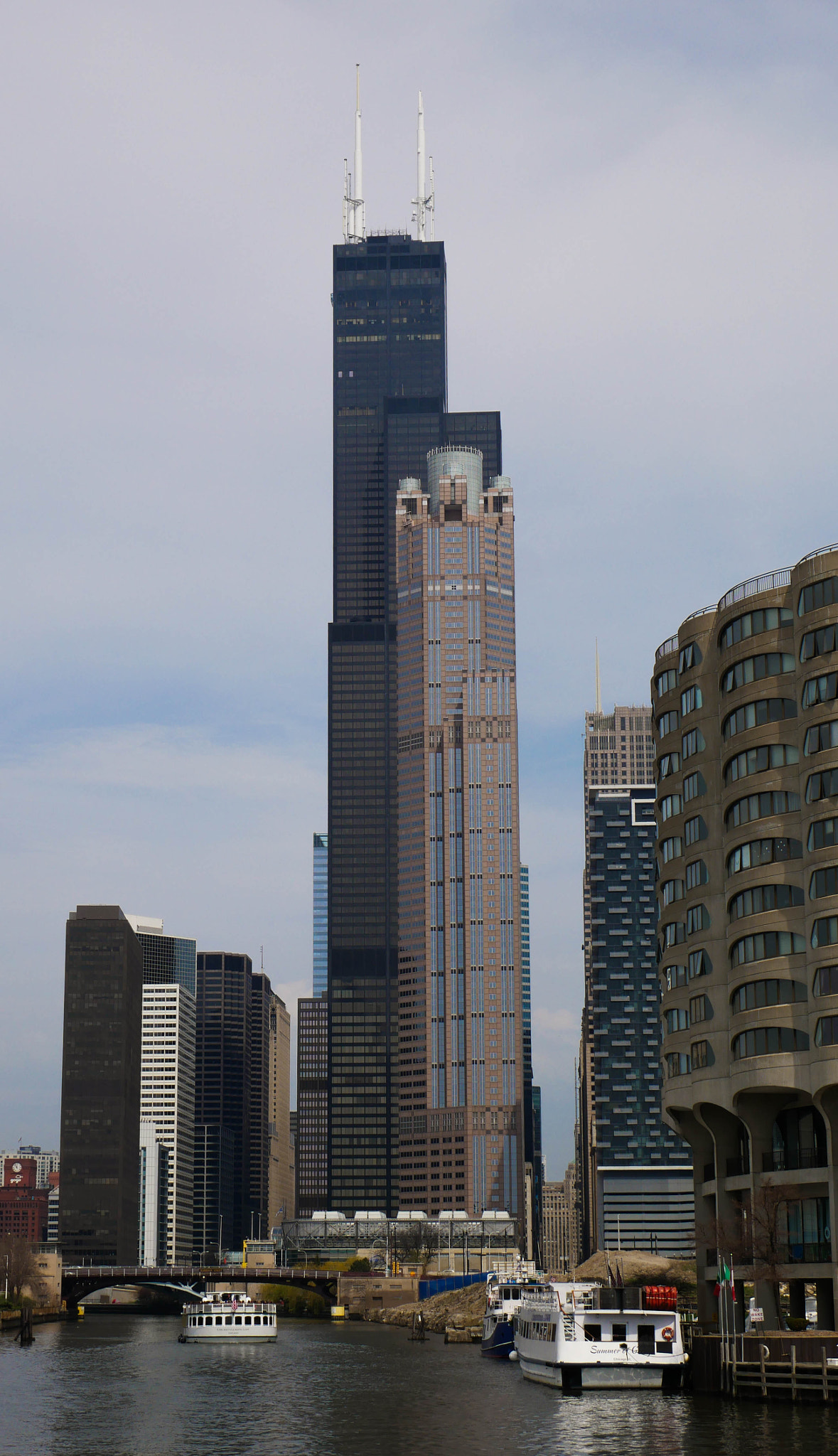 Panasonic Lumix DMC-G85 (Lumix DMC-G80) sample photo. Formerly, the sears tower photography