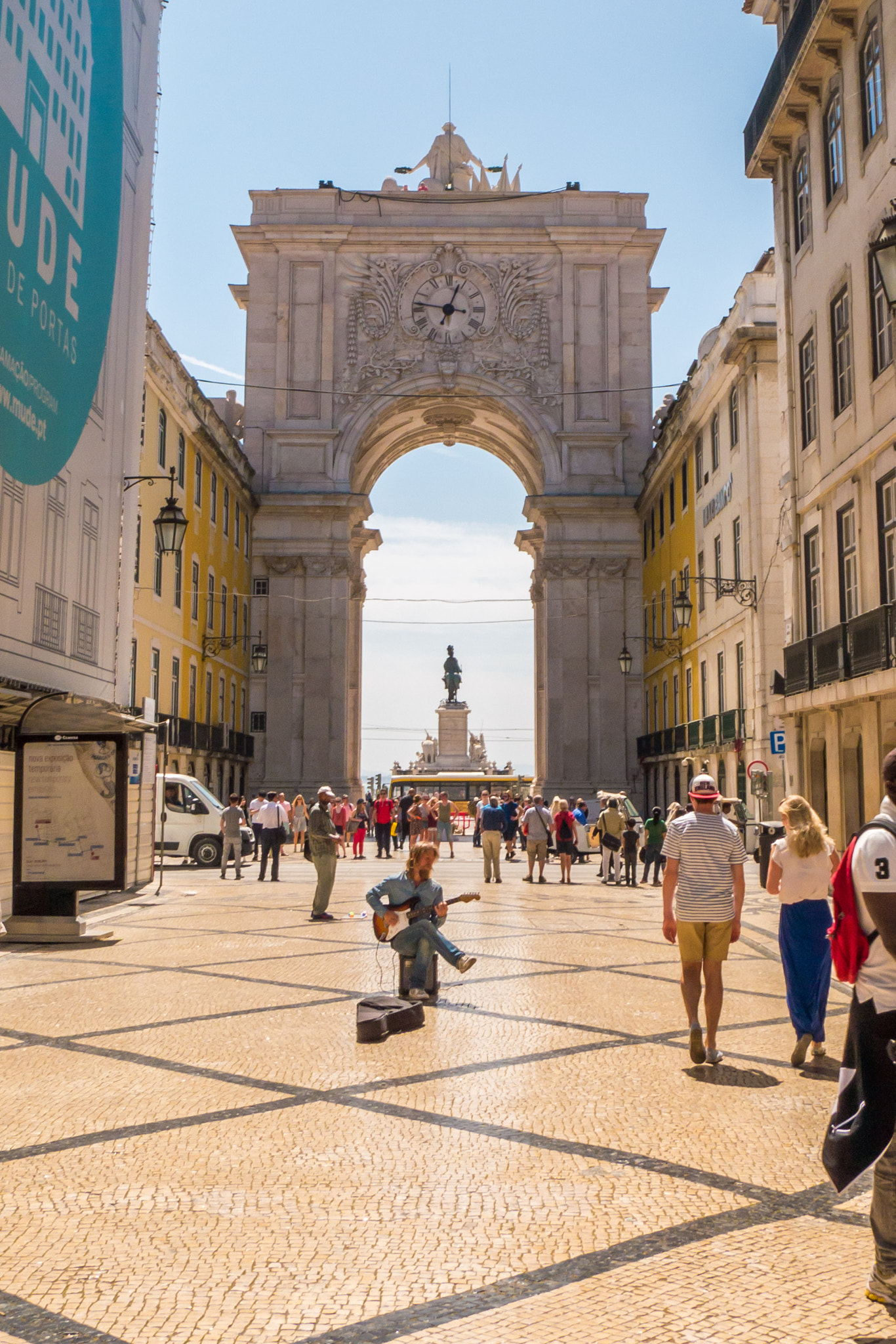 Panasonic Lumix DMC-G6 sample photo. Lisbon guitar gate photography