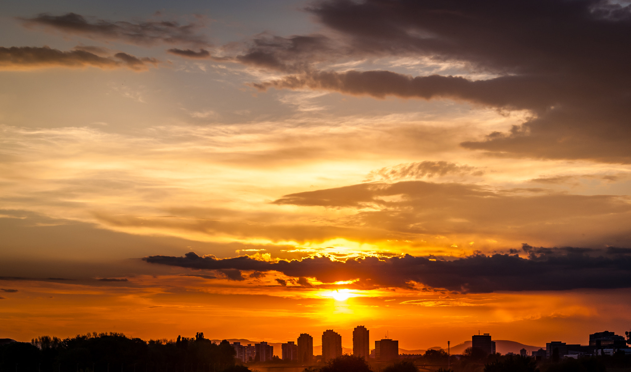 Sony Alpha DSLR-A230 + Sony DT 18-55mm F3.5-5.6 SAM sample photo. Sunset photography