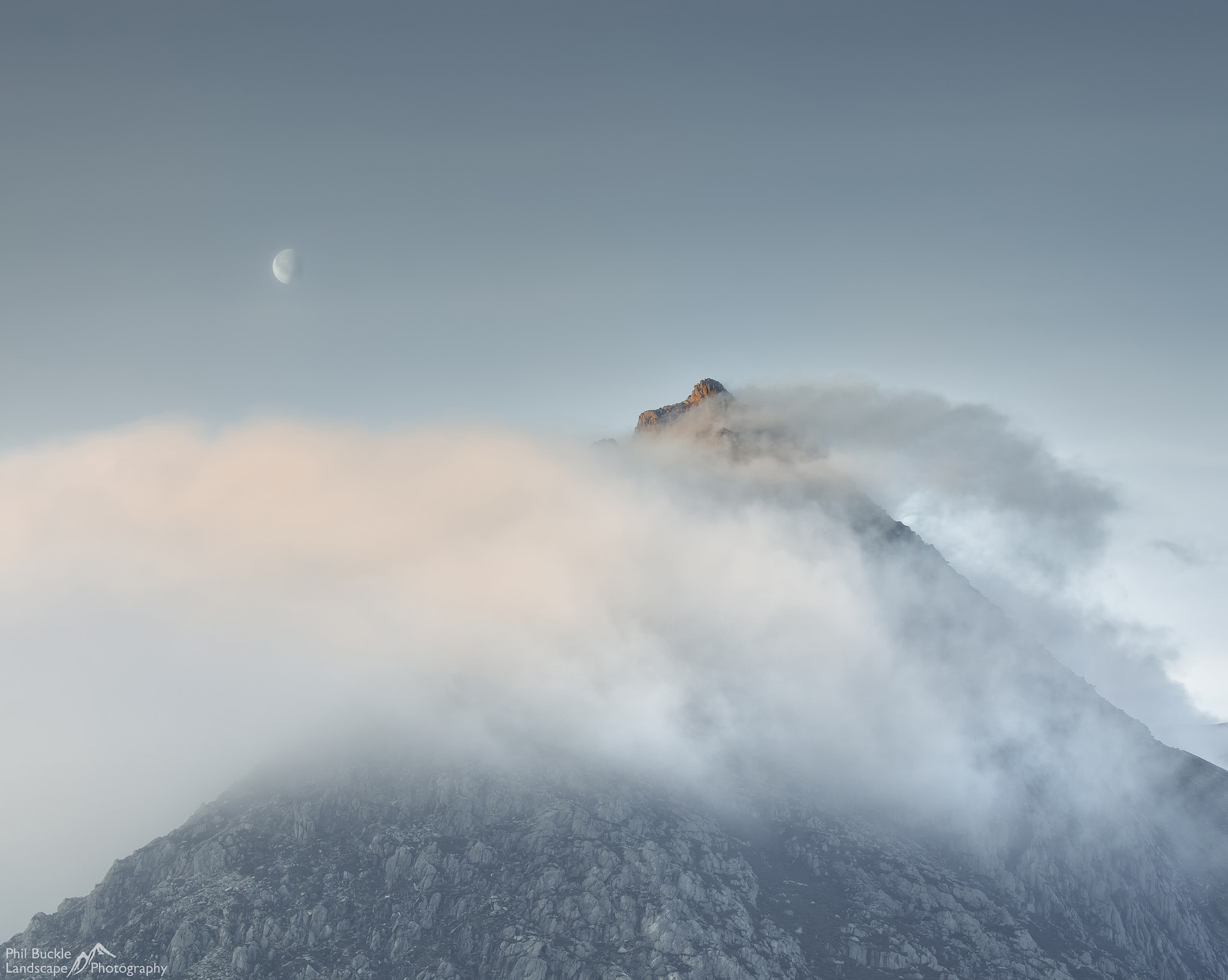 Canon EOS 6D + Canon EF 70-200mm F4L IS USM sample photo. Smokey mountain top photography