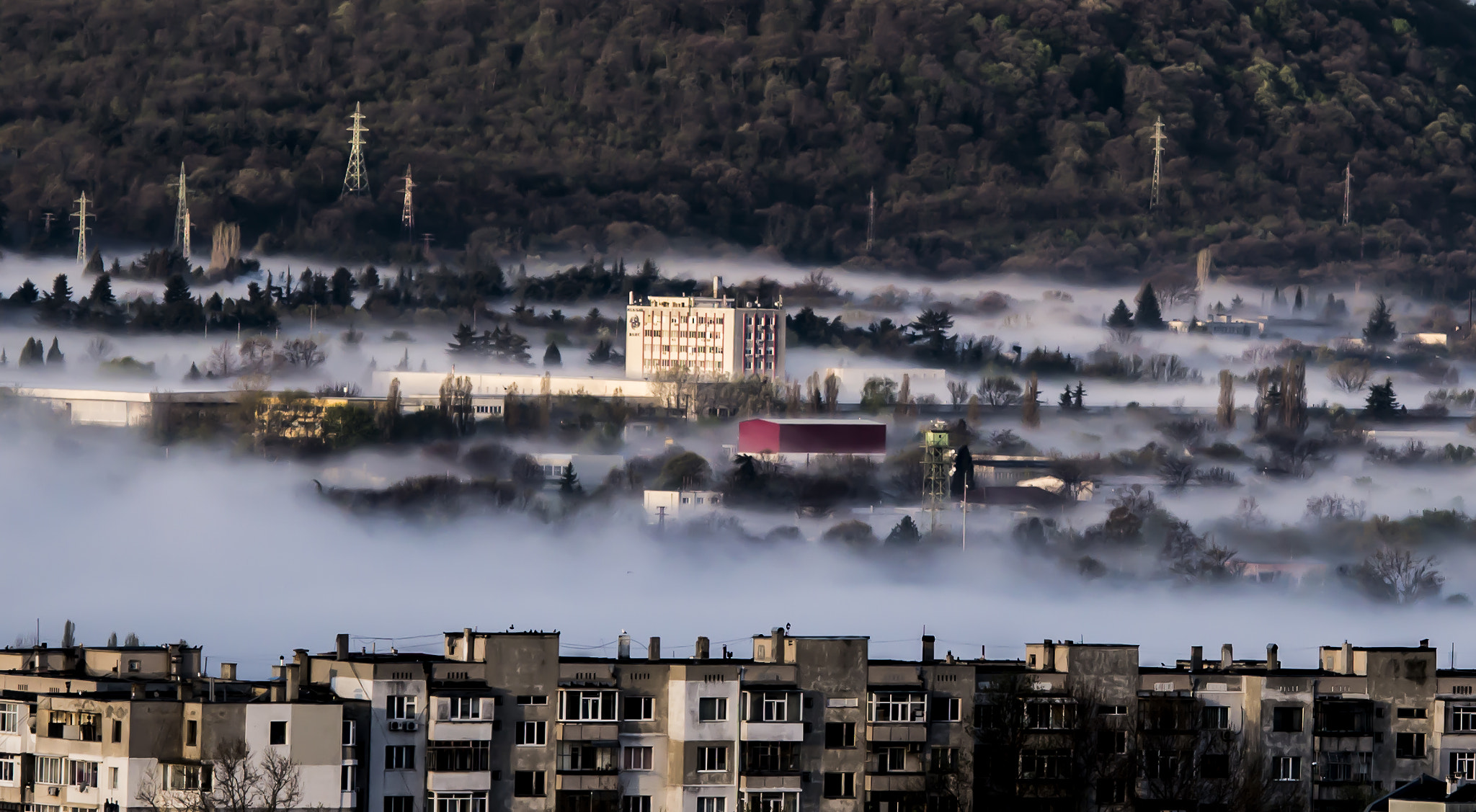Nikon AF-S Nikkor 70-200mm F2.8G ED VR II sample photo. Fog photography