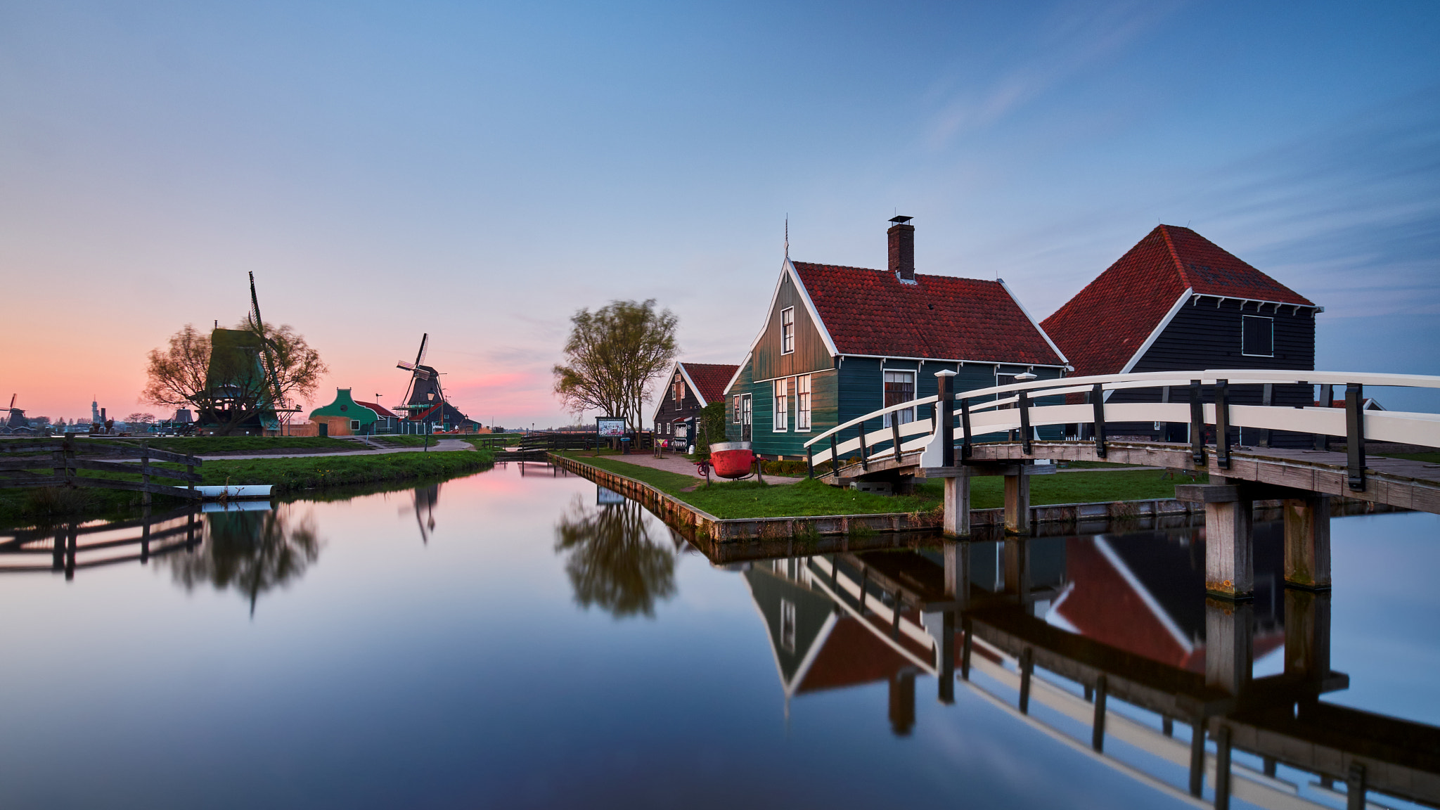 Fujifilm X-T2 sample photo. Sunset at the windmill village photography