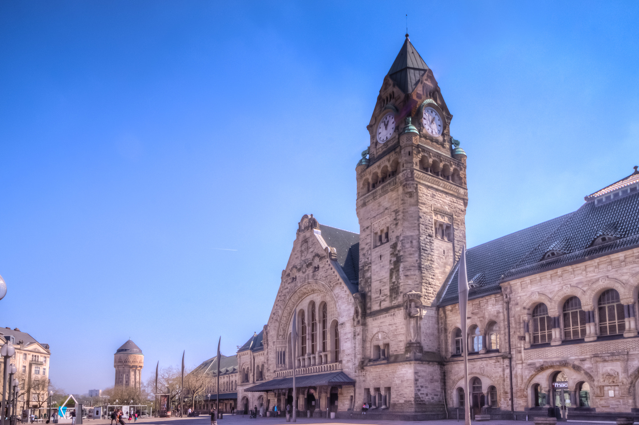 Sigma 10-20mm F4-5.6 EX DC HSM sample photo. Metz train station photography