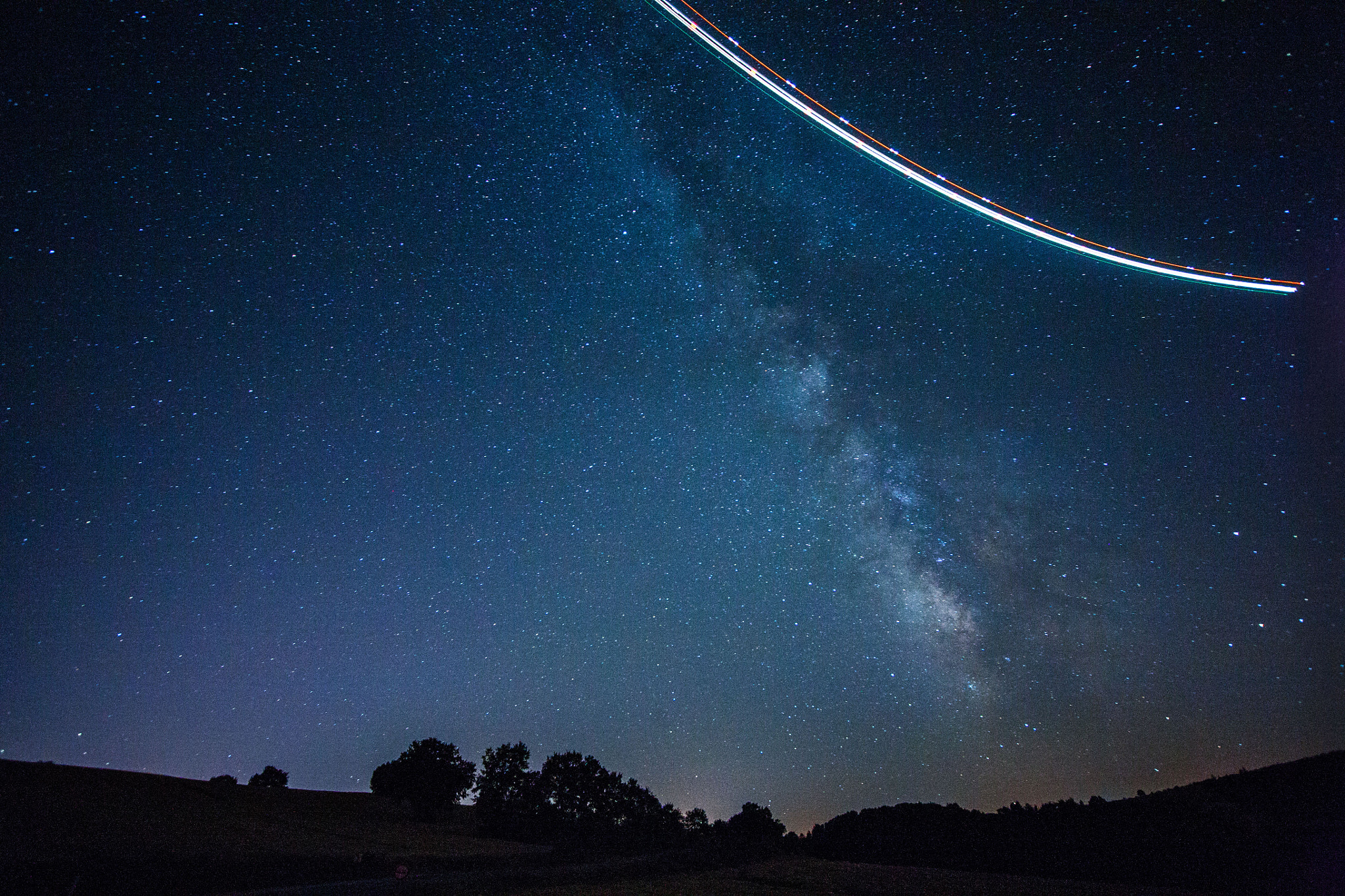 Canon EOS 5D + Sigma 15-30mm f/3.5-4.5 EX DG Aspherical sample photo. Stars&airplane photography