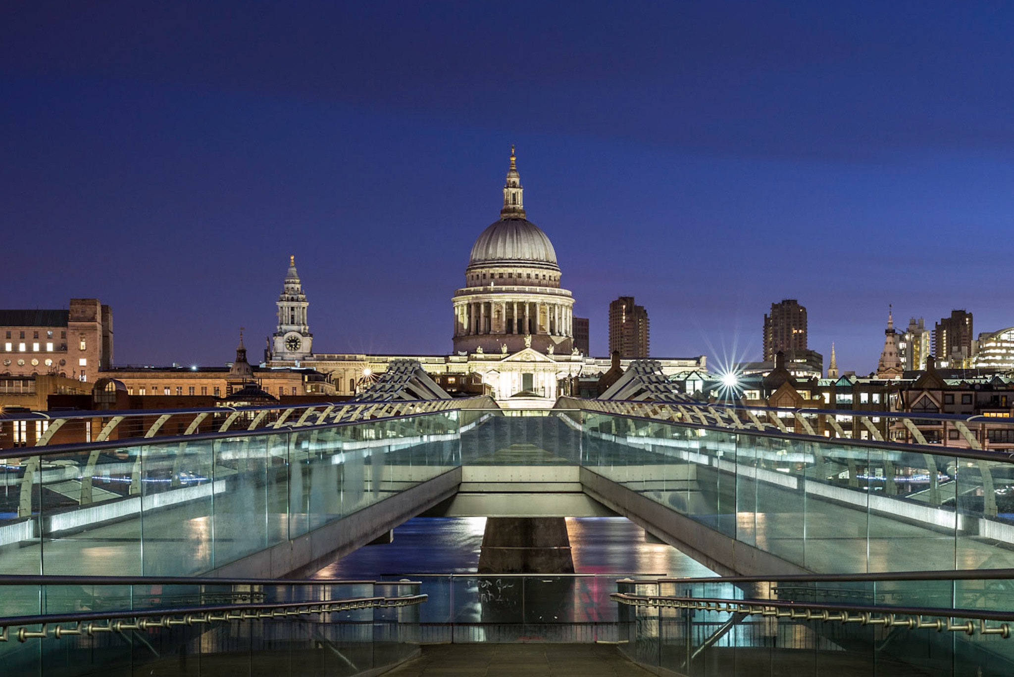 Leica Summilux-M 35mm F1.4 ASPH sample photo. Millenium bridge photography