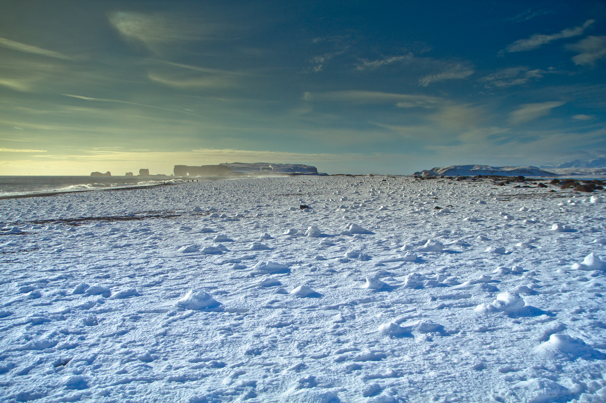 Canon EF-S 17-55mm F2.8 IS USM sample photo. Reynisfjara beach in winter photography