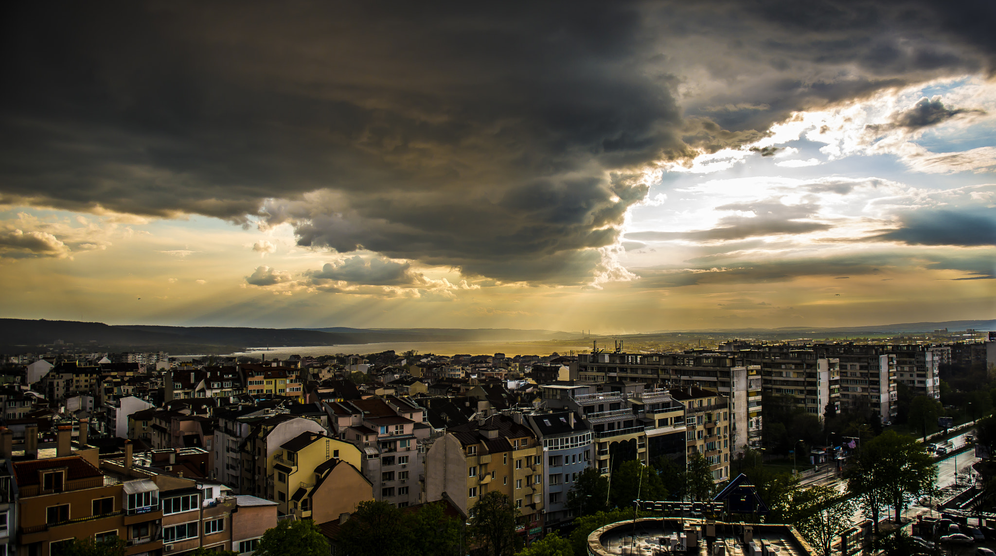 Nikon AF-S Nikkor 24-70mm F2.8G ED sample photo. Sunset &rain photography
