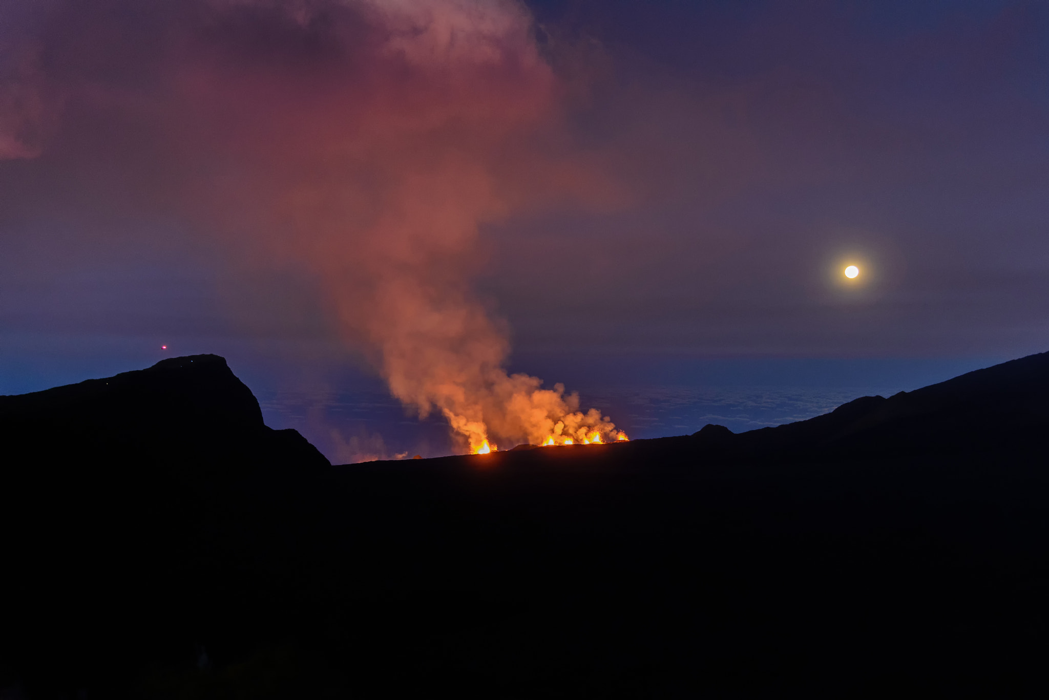 Nikon D600 sample photo. Volcanic eruption at piton de la fournaise and full moon photography