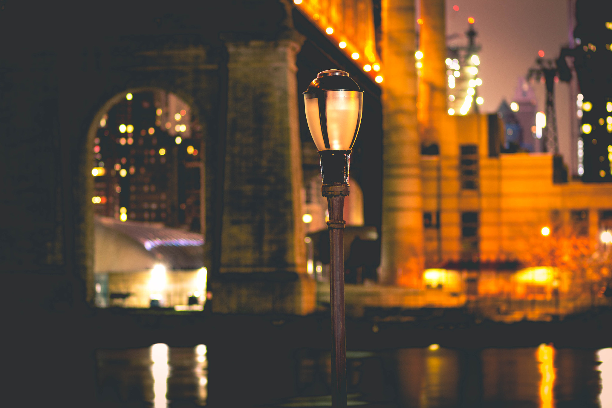 Canon EF 85mm F1.8 USM sample photo. Guiding light photography