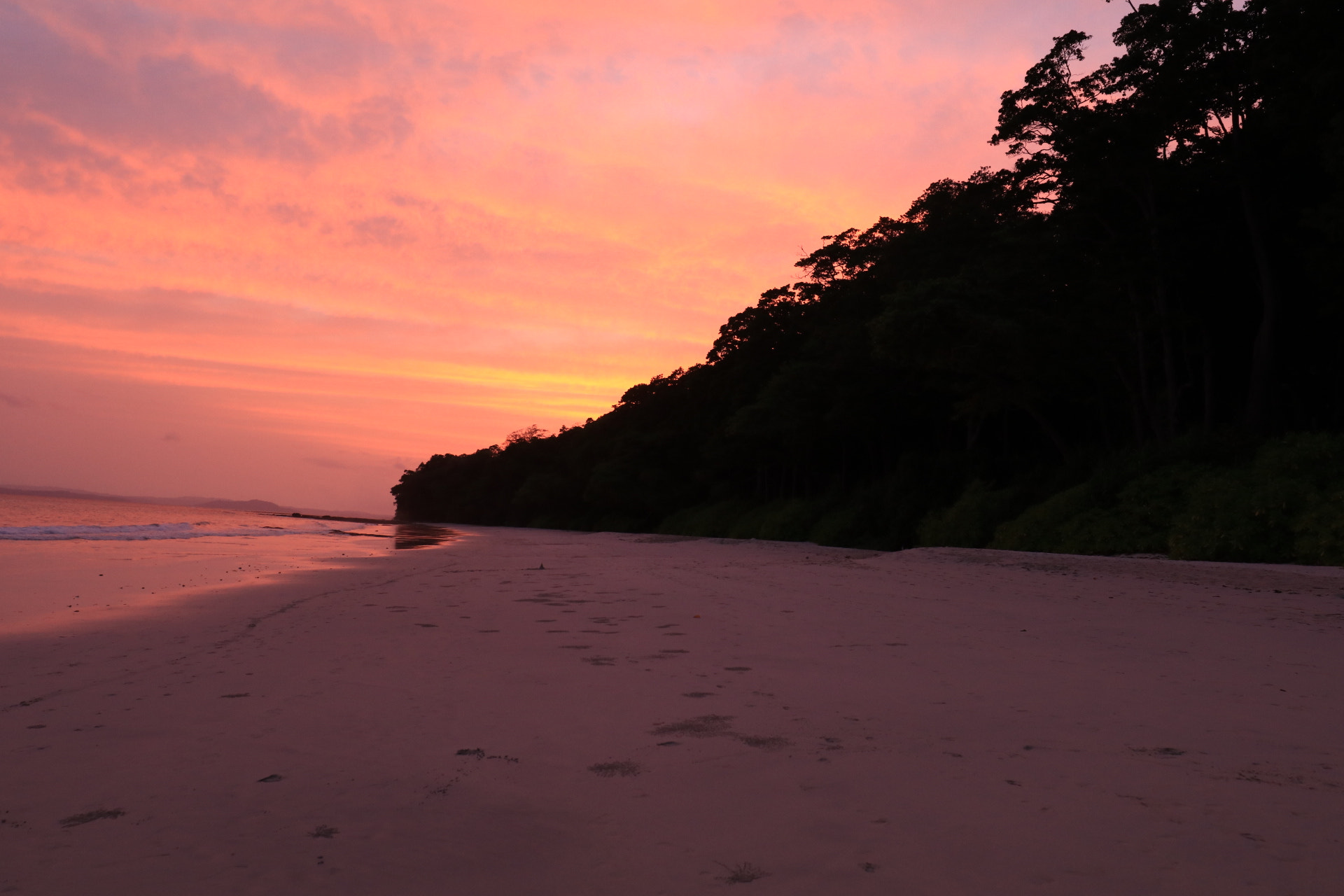 Canon EF 16-35mm F4L IS USM sample photo. Silent sunset ii photography