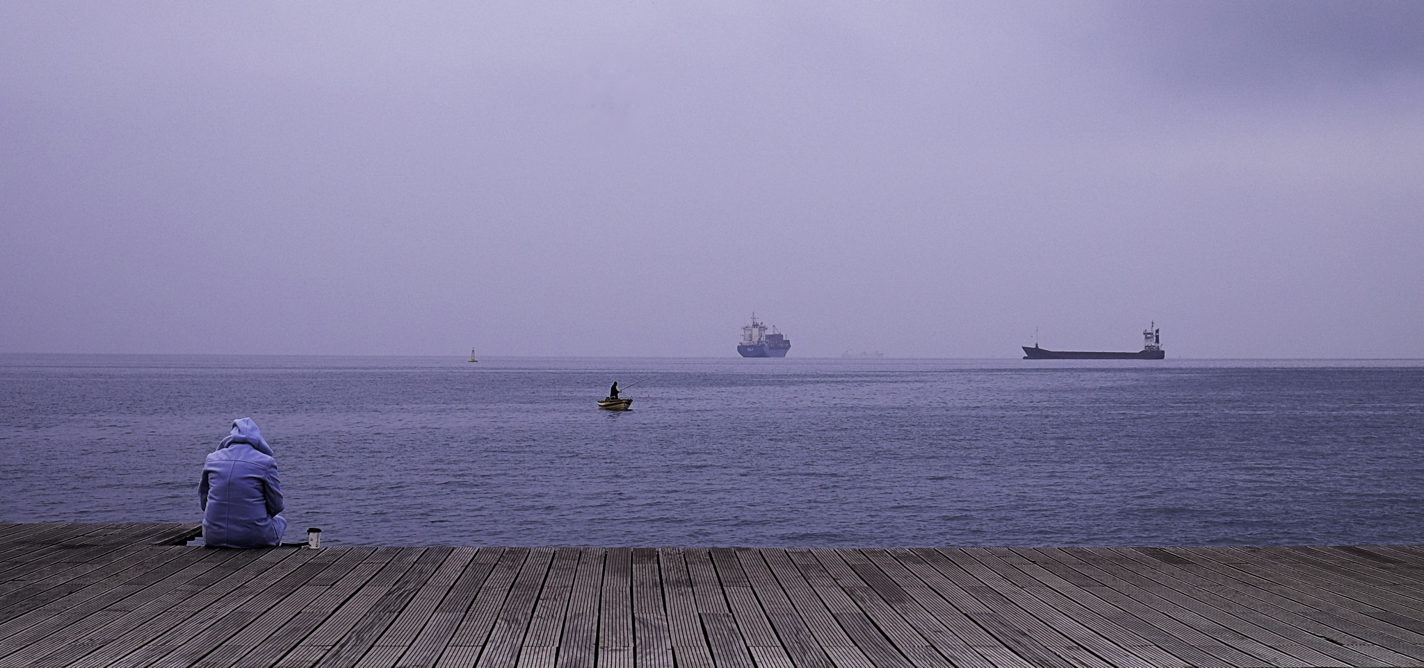 Fujifilm X-E2 + Fujifilm XF 18-55mm F2.8-4 R LM OIS sample photo. Standby photography