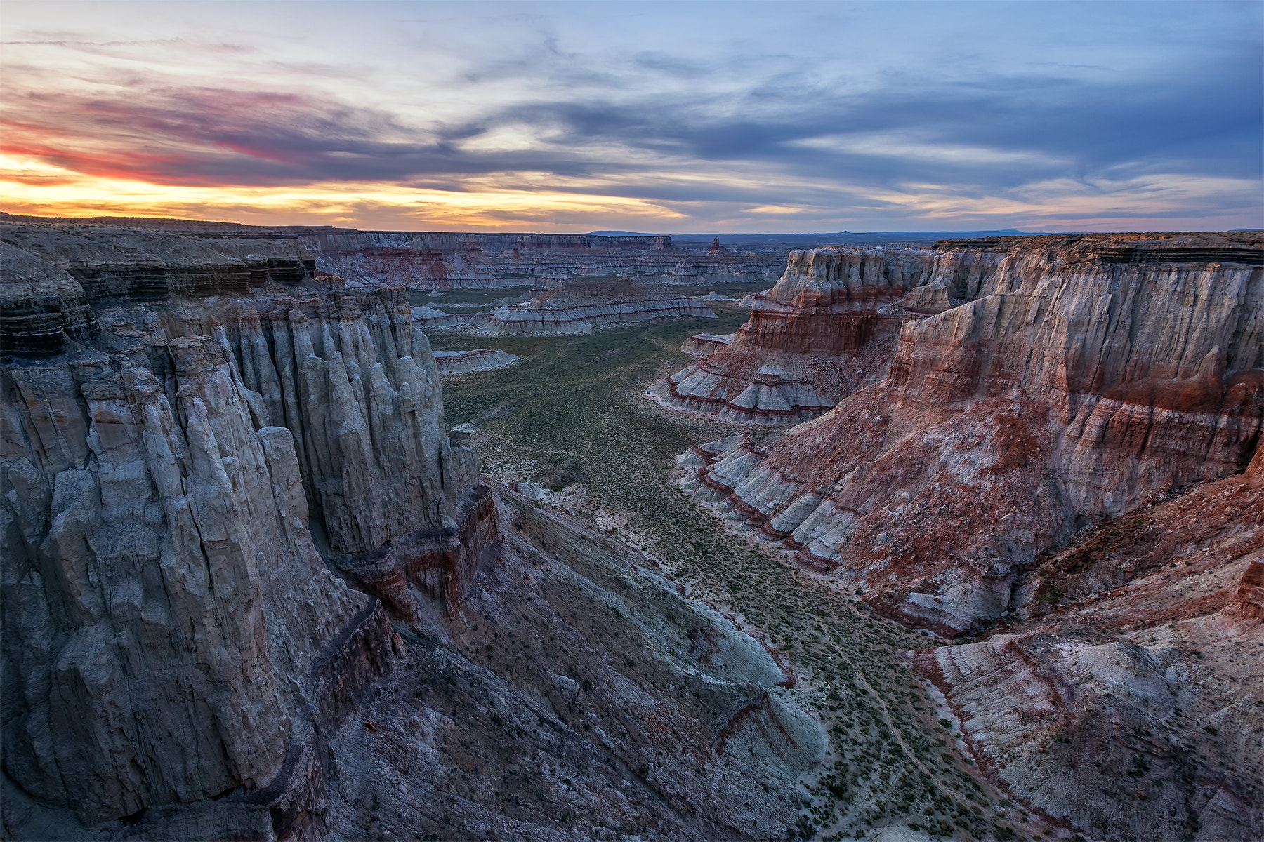 Navajo sunset at Ho No Geh Canyon