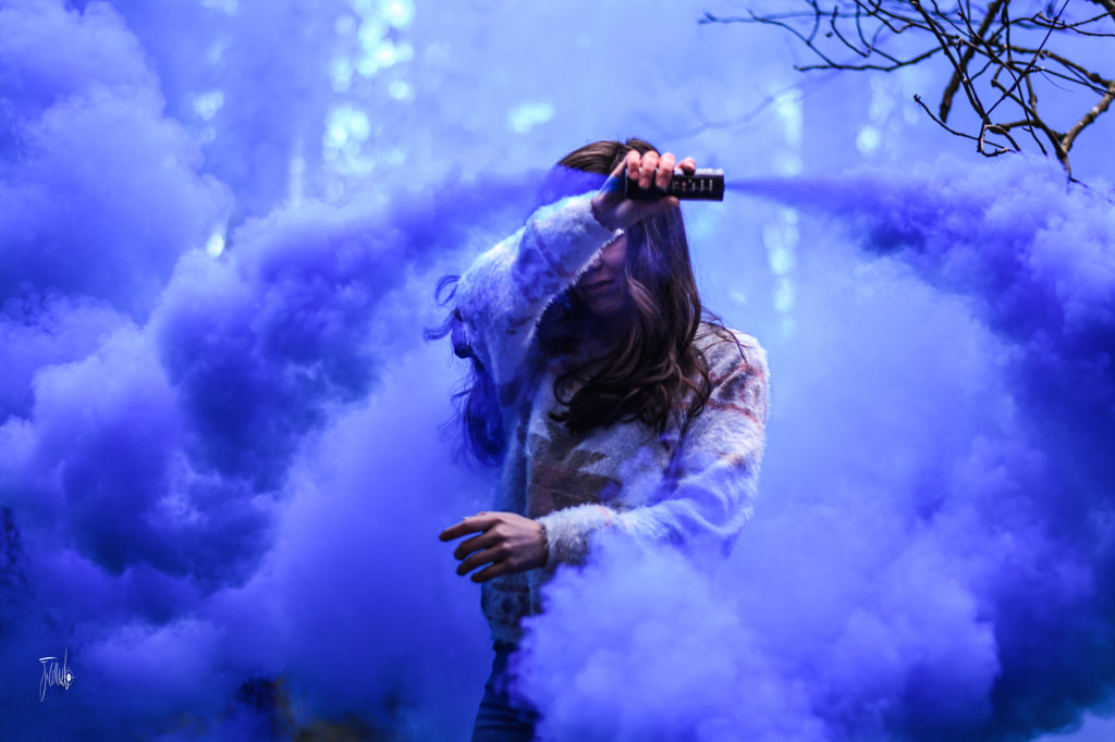 smoke bomb photography the complete guide pixinfocus