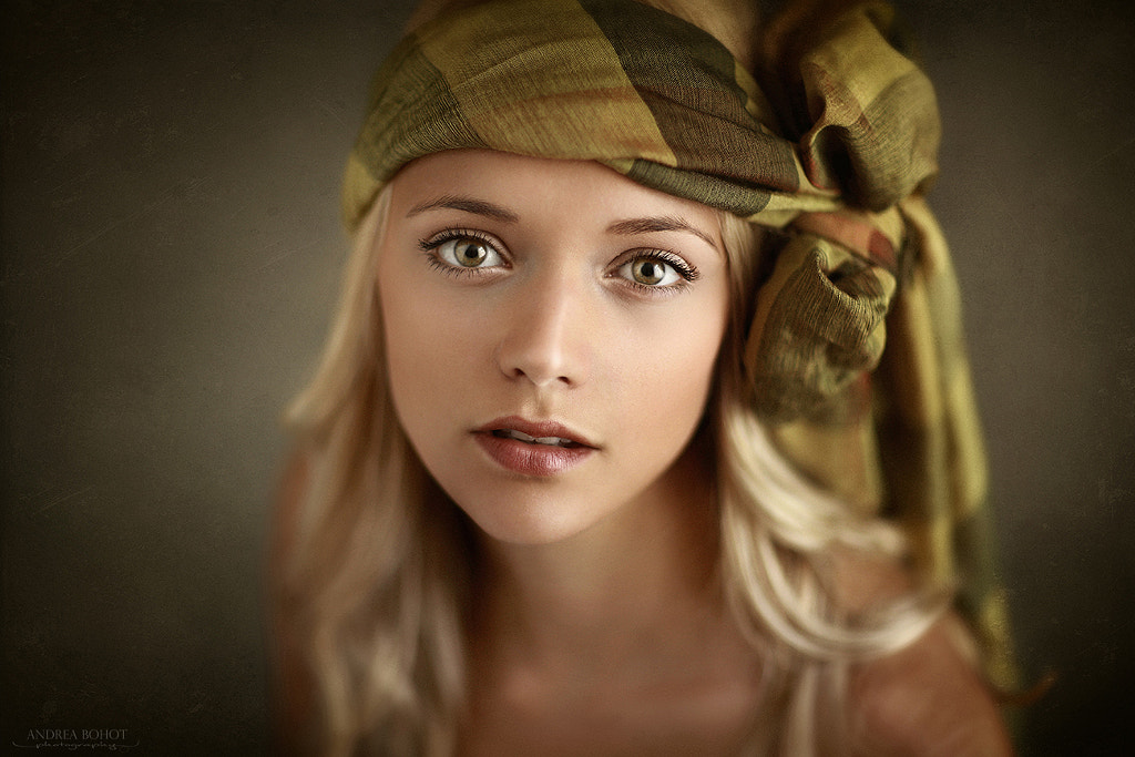 das grüne tuch by Andrea Bohot on 500px.com