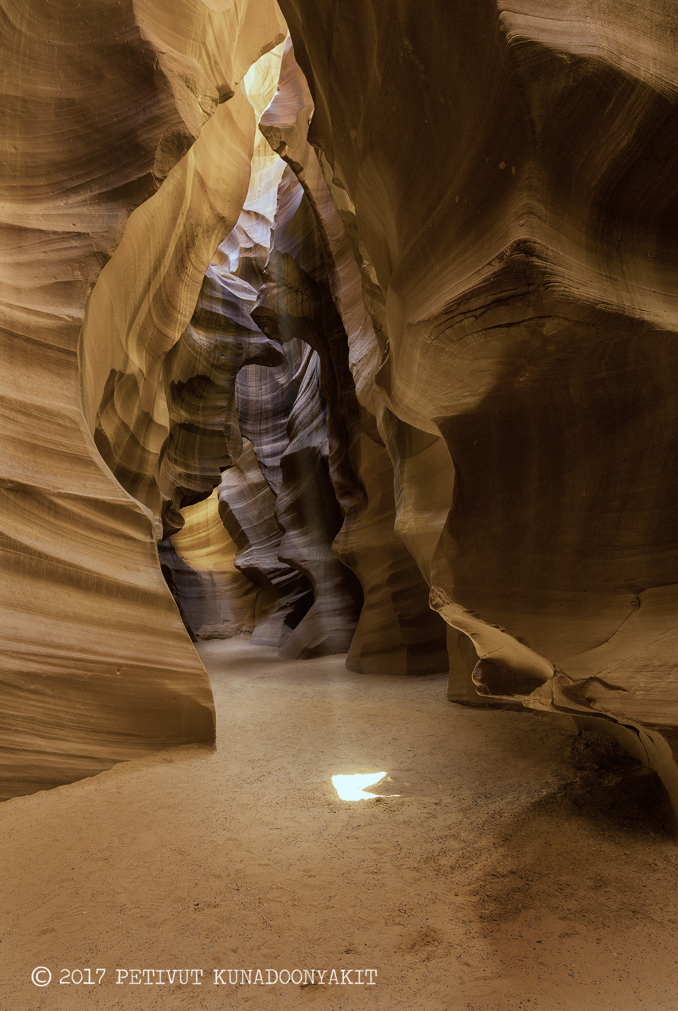 Light beam in upper antelope canyon