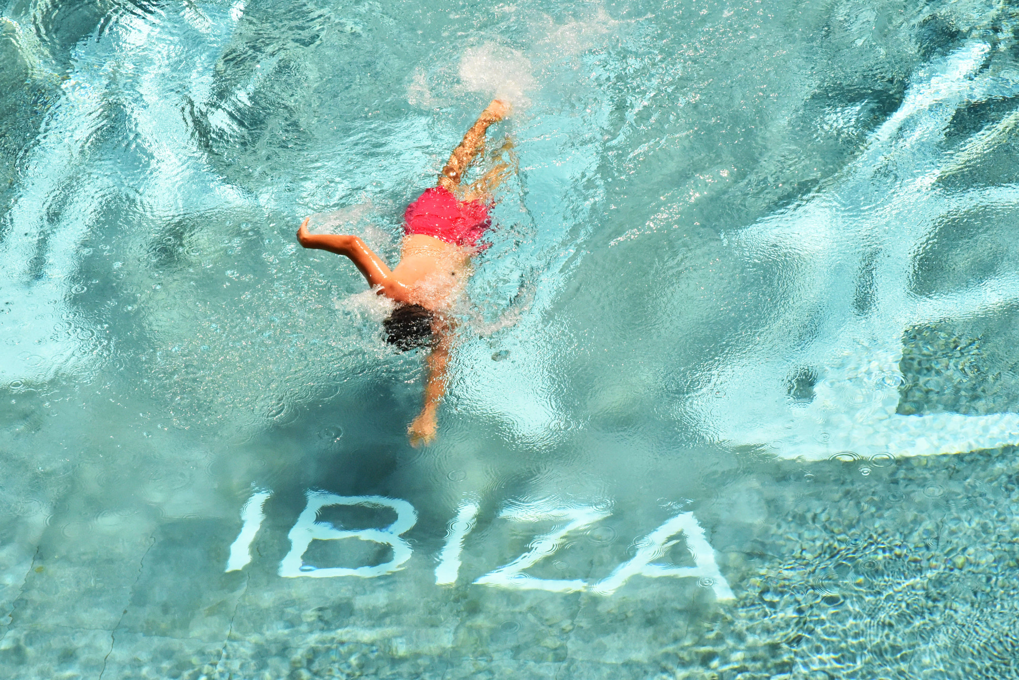 Dive into the Ibiza dream!