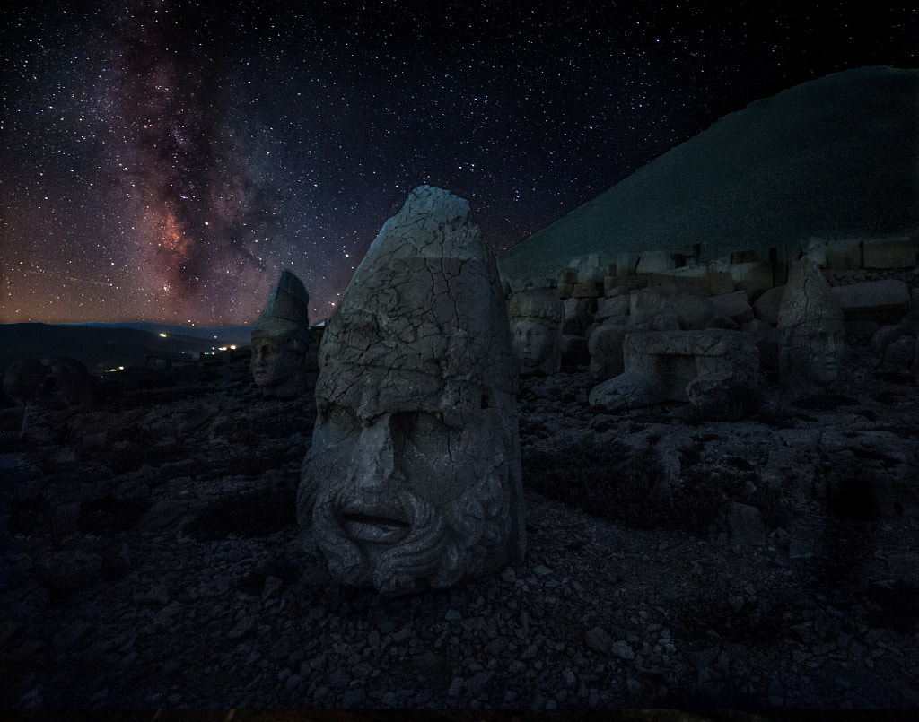 The Megalithic Stone Heads Of Mount Nemrut And The Gate Of Heaven V2?webp=true&sig=e6b5ae9b02068696c5ab33fba12606c6d9647e95b041ac01bc1719bb913ef38b