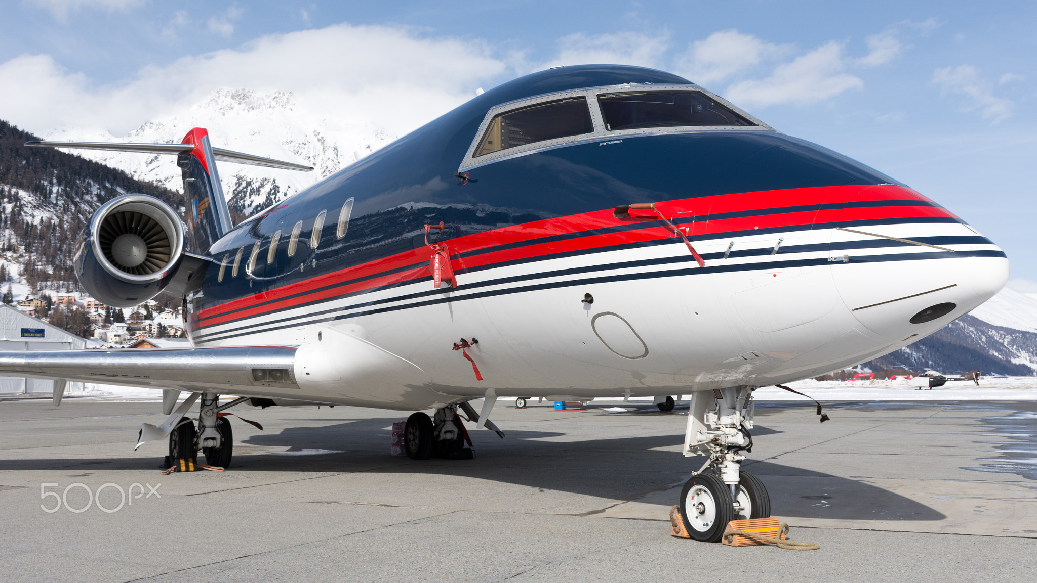Bombardier Aerospace Challenger 604 (M-LOOK)