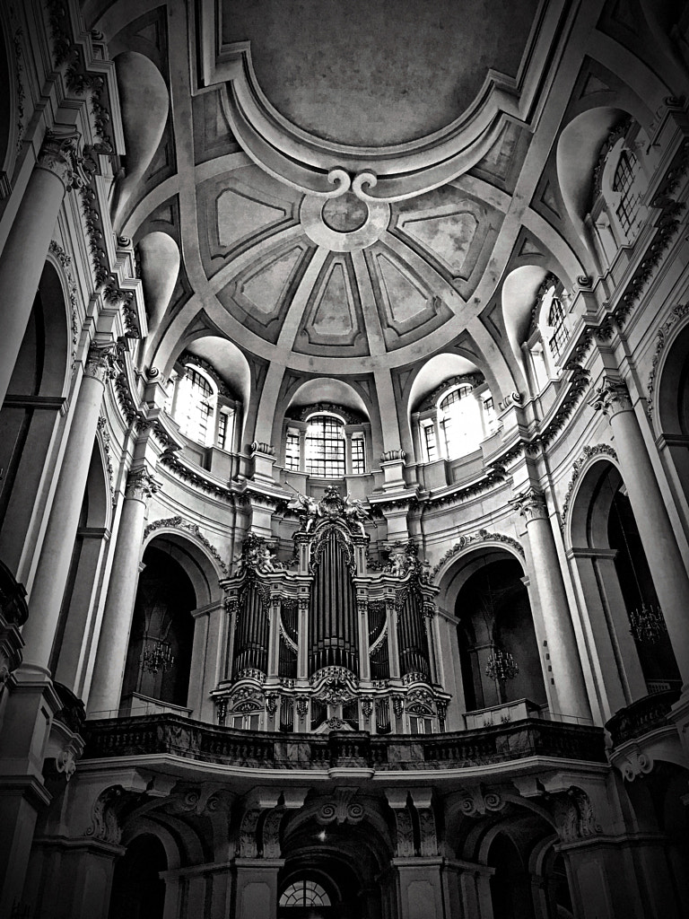 orgel by dirk derbaum on 500px.com