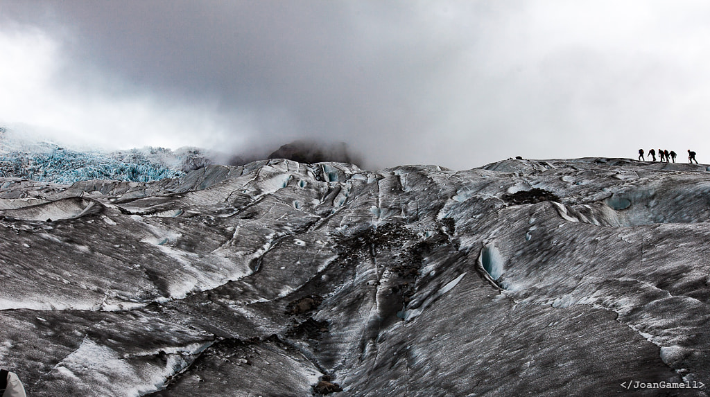 A team of mountaineers at Skaftafell