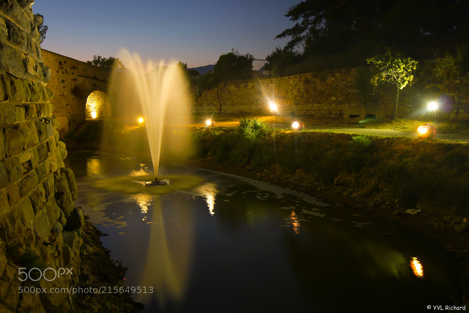 Canon EOS 7D sample photo. Le jet d'eau photography