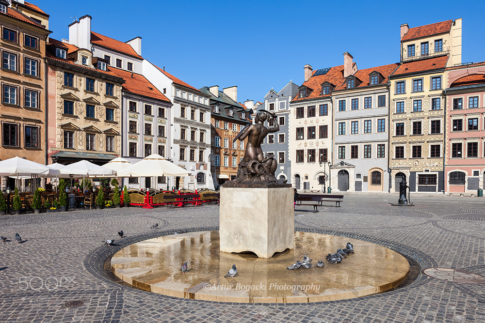 Houses and Mermaid on Warsaw Old Town Square