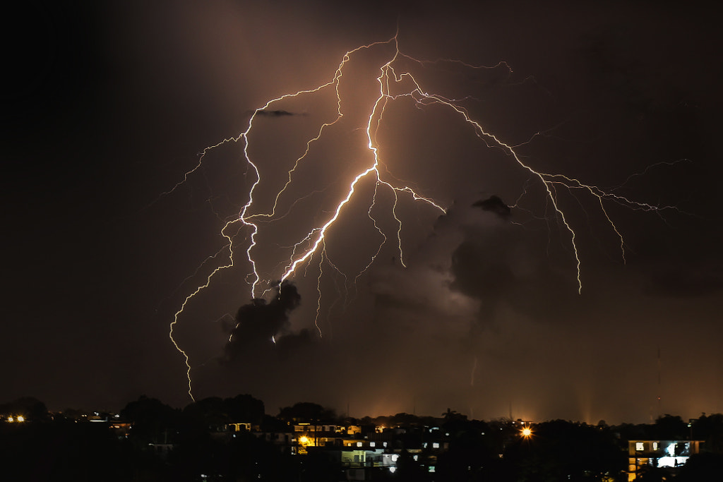 Tutorial: A Beginner's Guide to Photographing Lightning - 500px