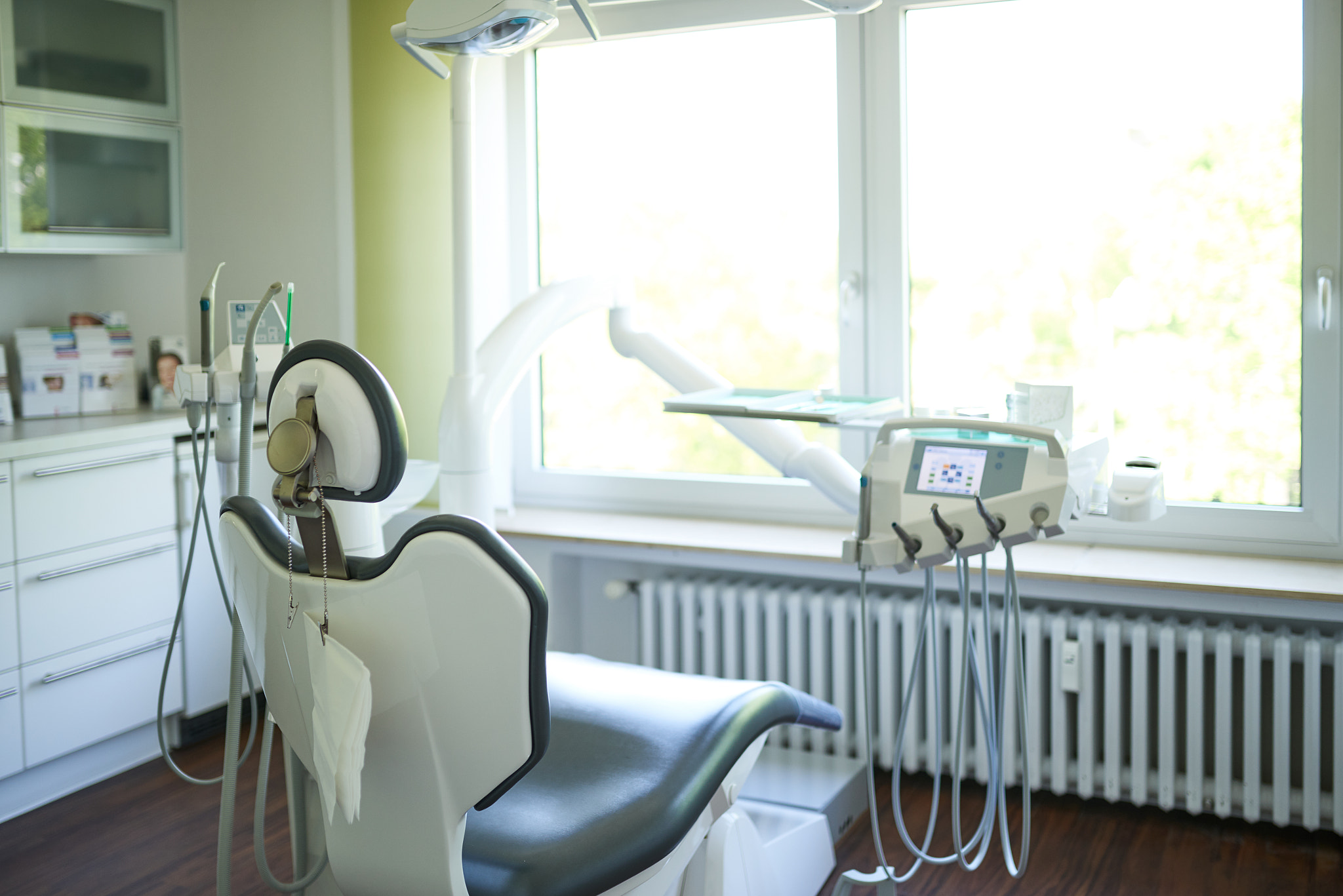 Close up of the chair and equipment at a dentist