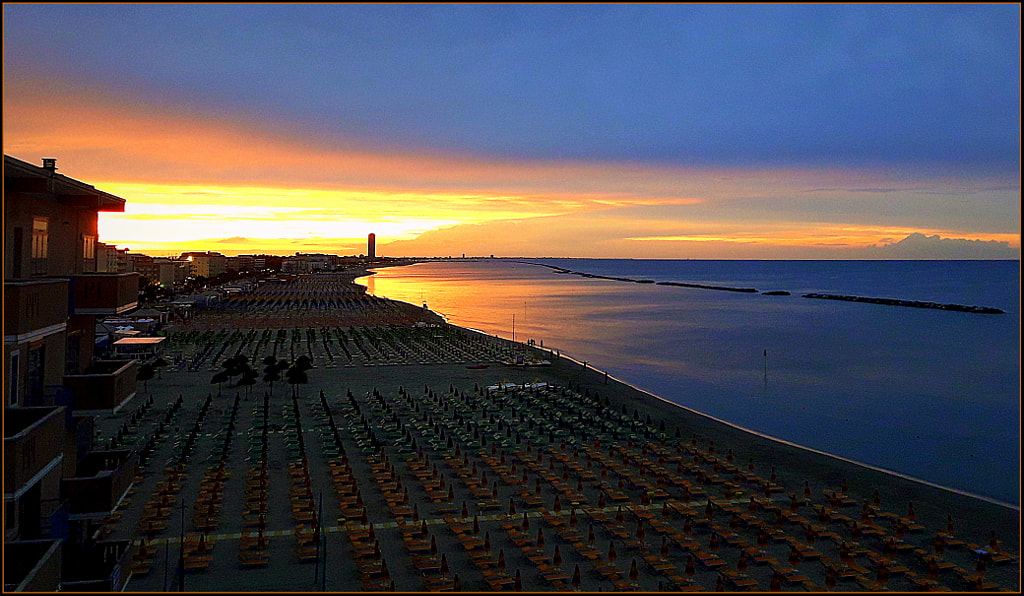 Tramonto accecante a Cesenatico. by Gian Luigi Bonomini on 500px.com