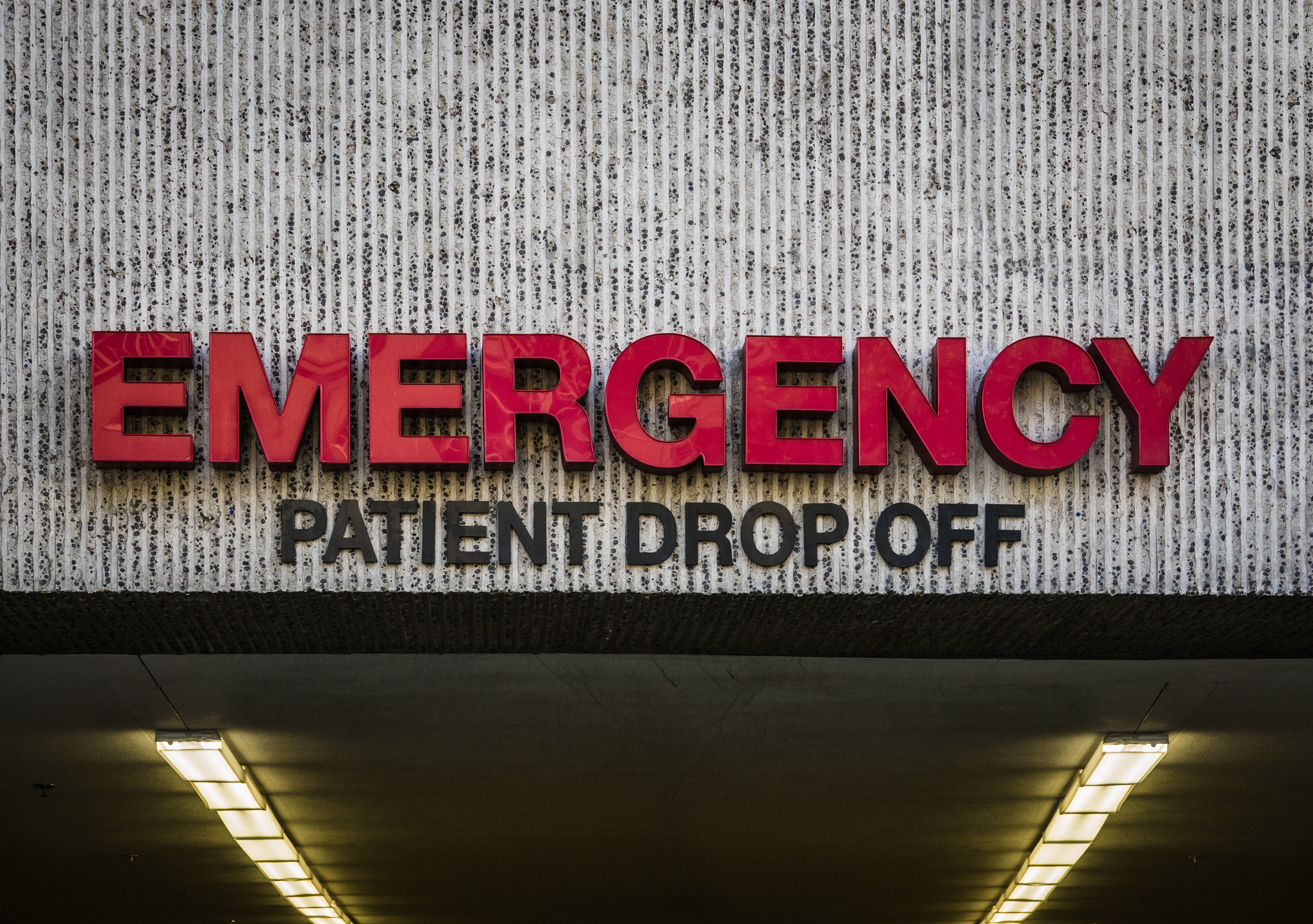 Hospital ER Drop Off Sign
