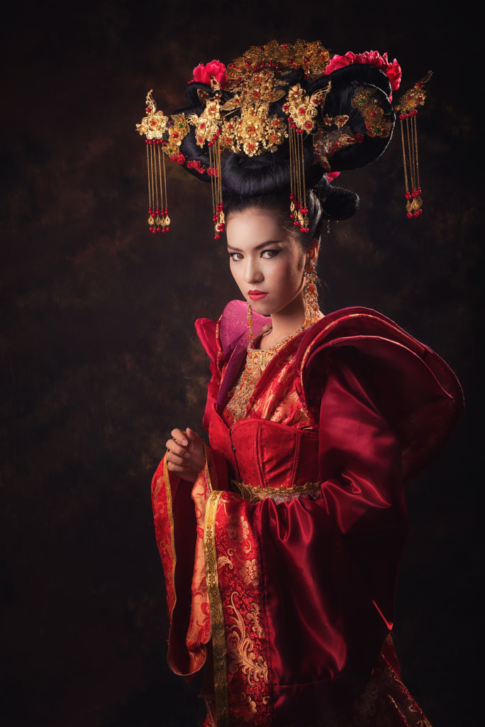 Woman of Emperor by Wichan Sumalee on 500px.com