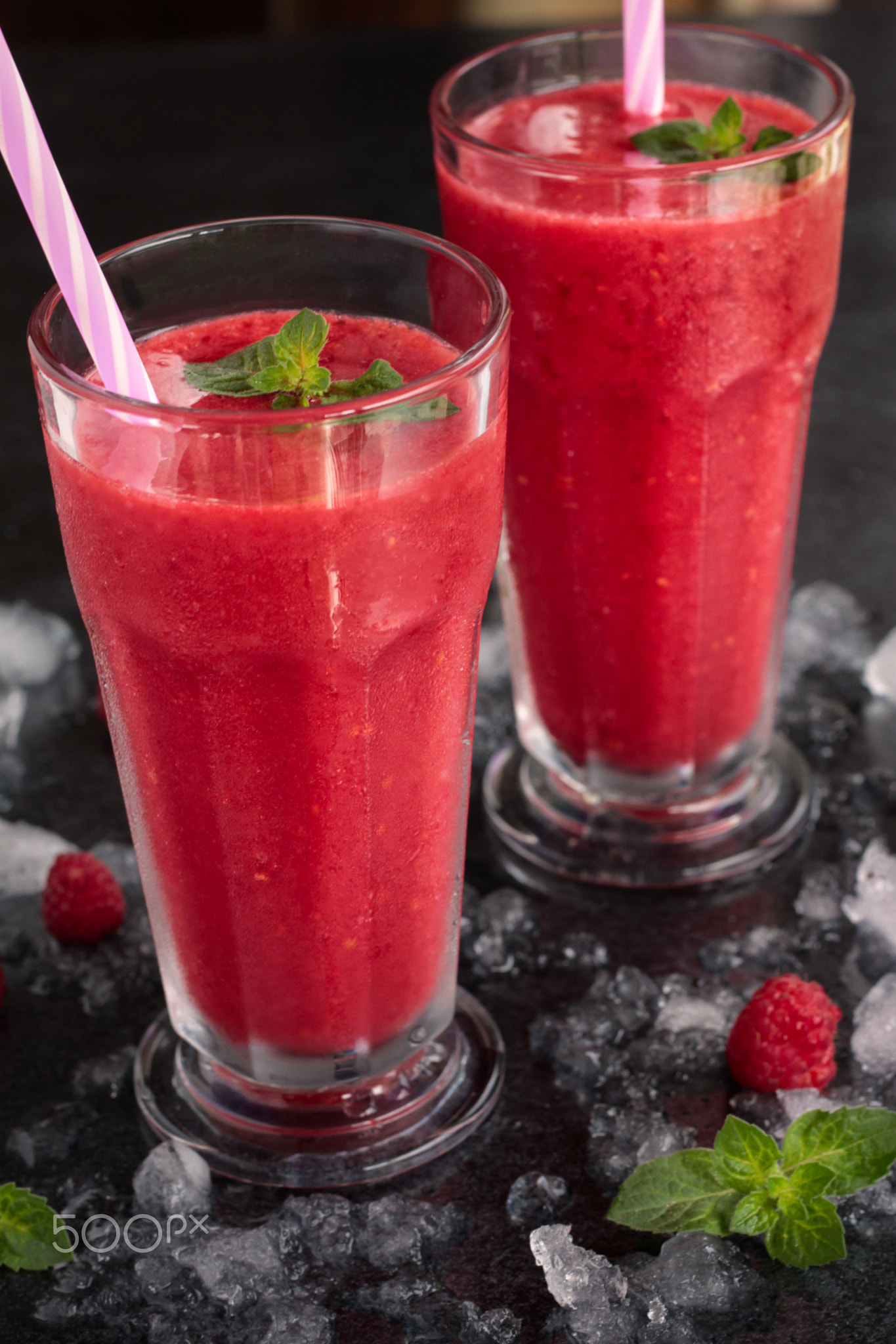 Ice cold raspberry smoothie