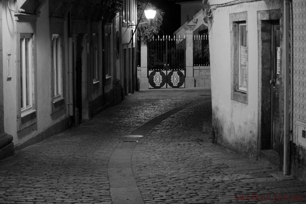 rua de Vilanova de Cerveira á noite de Xose Ramon en 500px.com